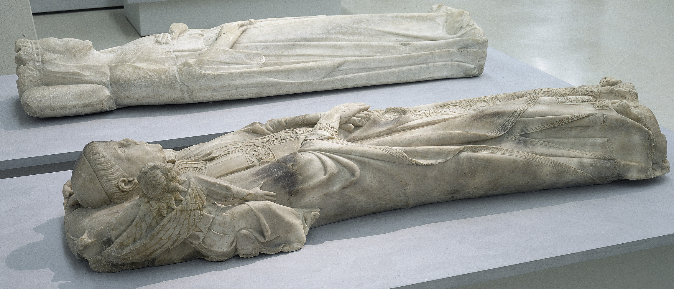 image for: Pere Moragues - Figura jacent d&#039;un clergue (abat Arnau de Biure [?], mort el 1351) - Cap a 1385-1388