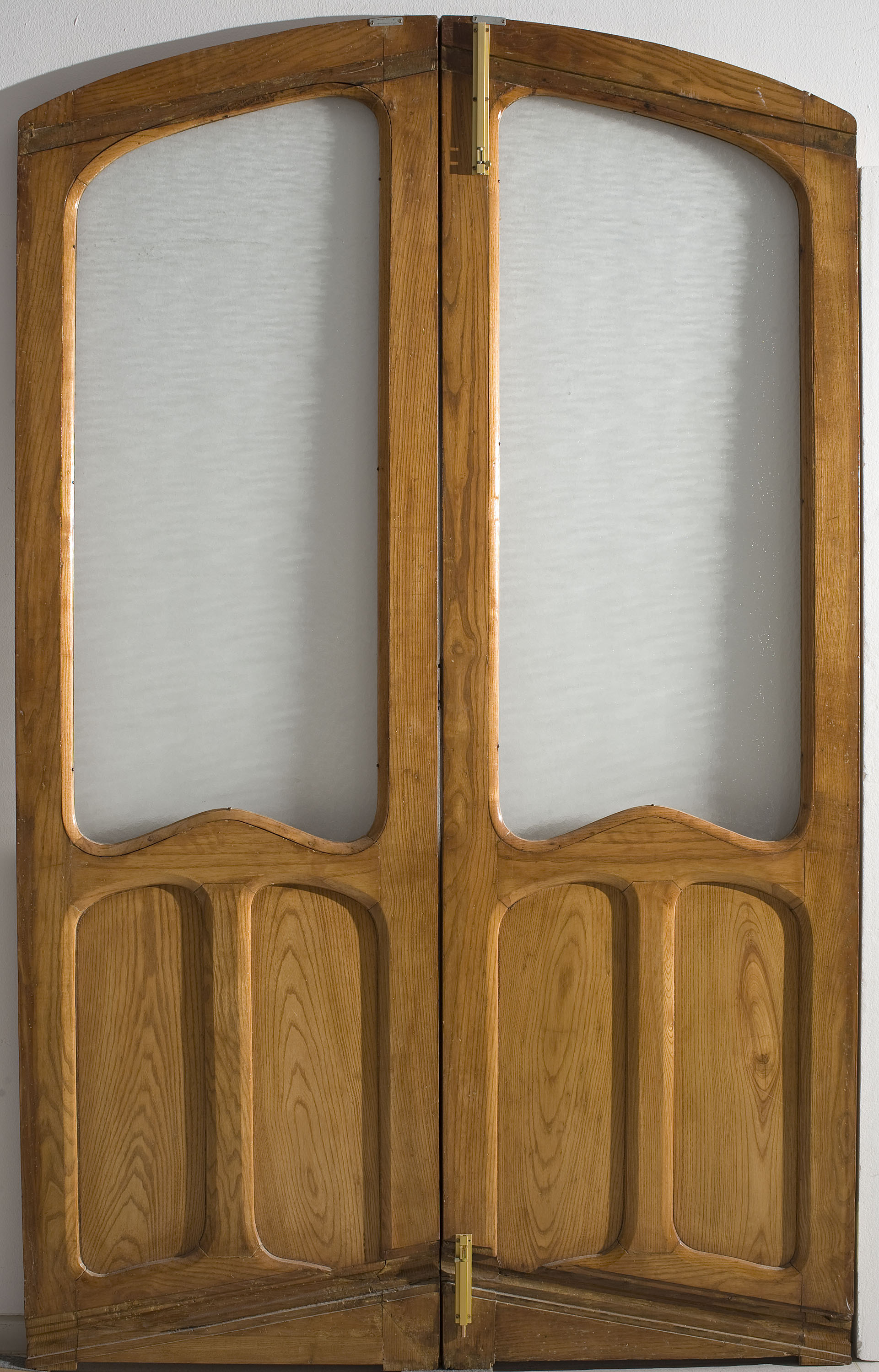 image for: Antoni Gaudí - Porta vidriera de dos batents - 1906 [1]