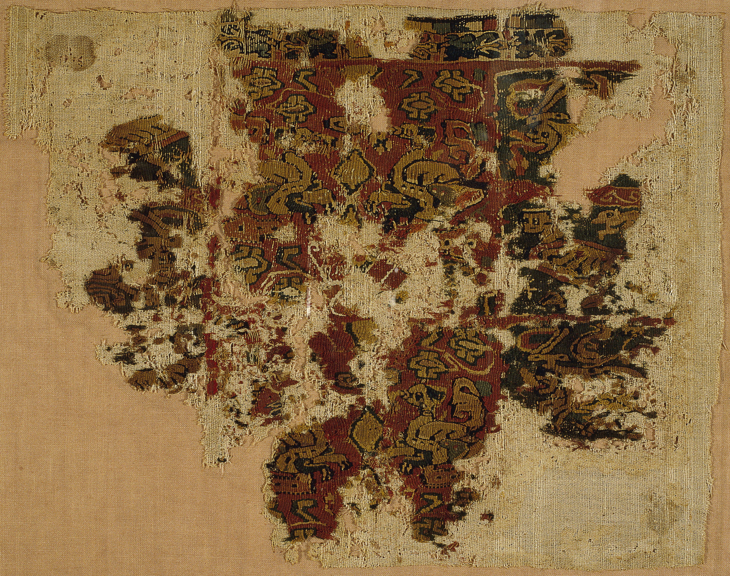 image for: Anònim - Fragment de teixit copte amb flora, animals fantàstics i un bust - Egipte, segle IX