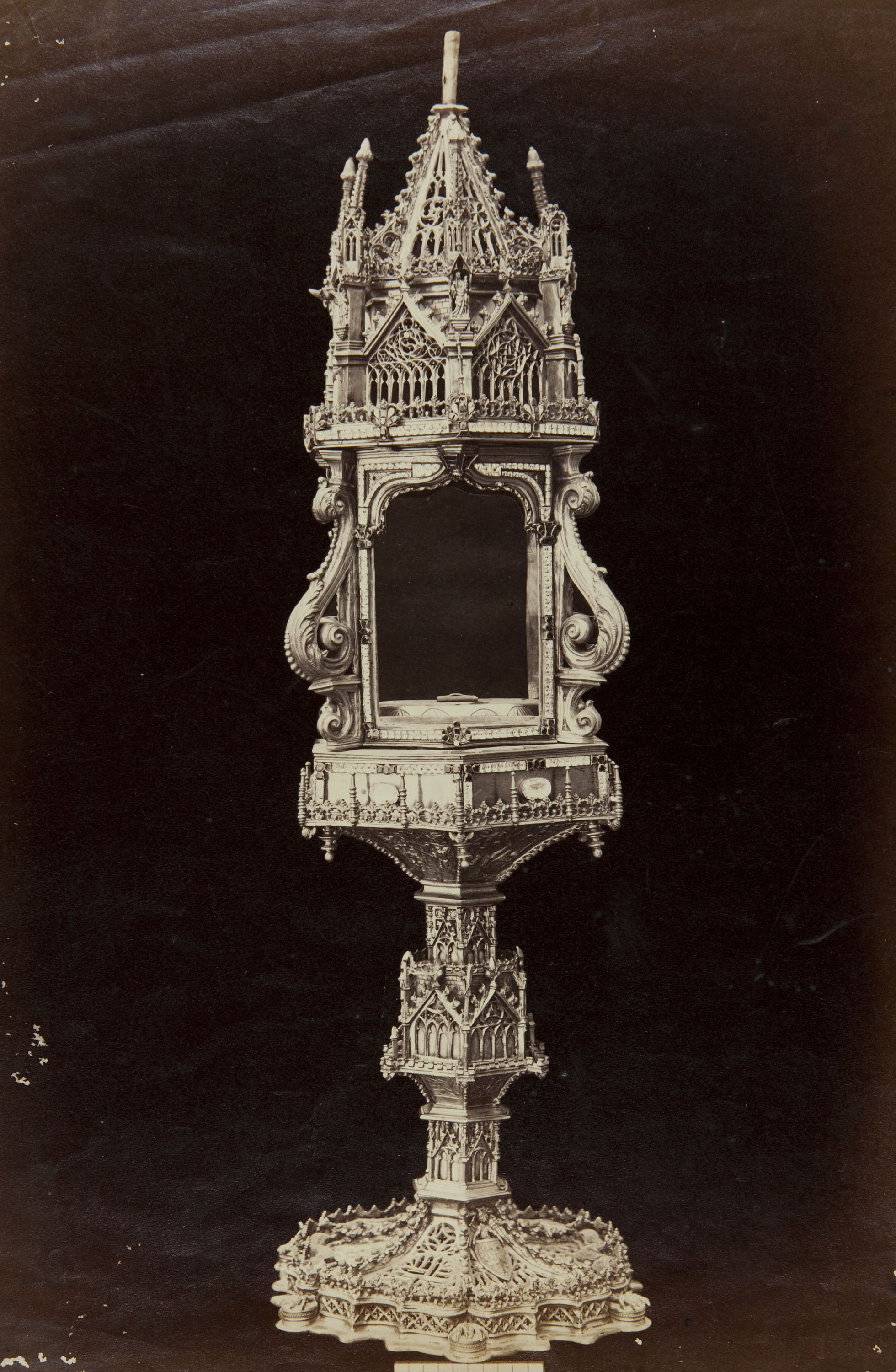 image for: Jean Laurent - Sense títol - Cap a 1865