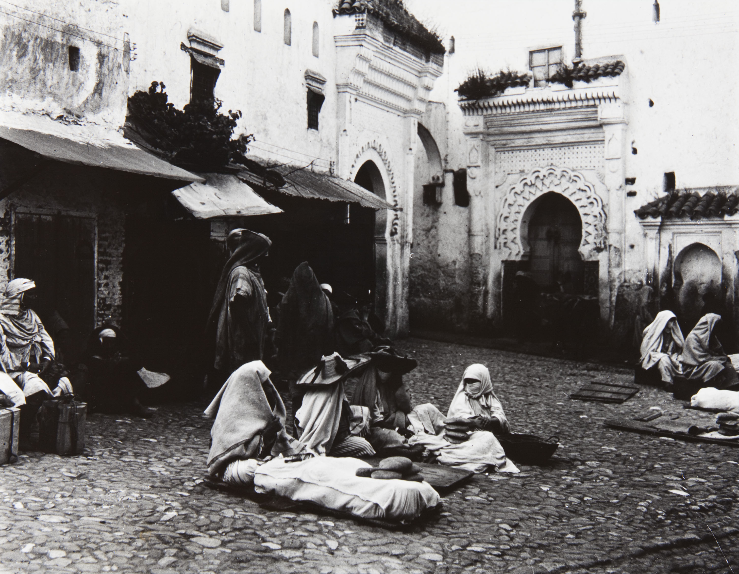 image for: Claudi Carbonell - Tetuan. Zoco del pan - Cap a 1930