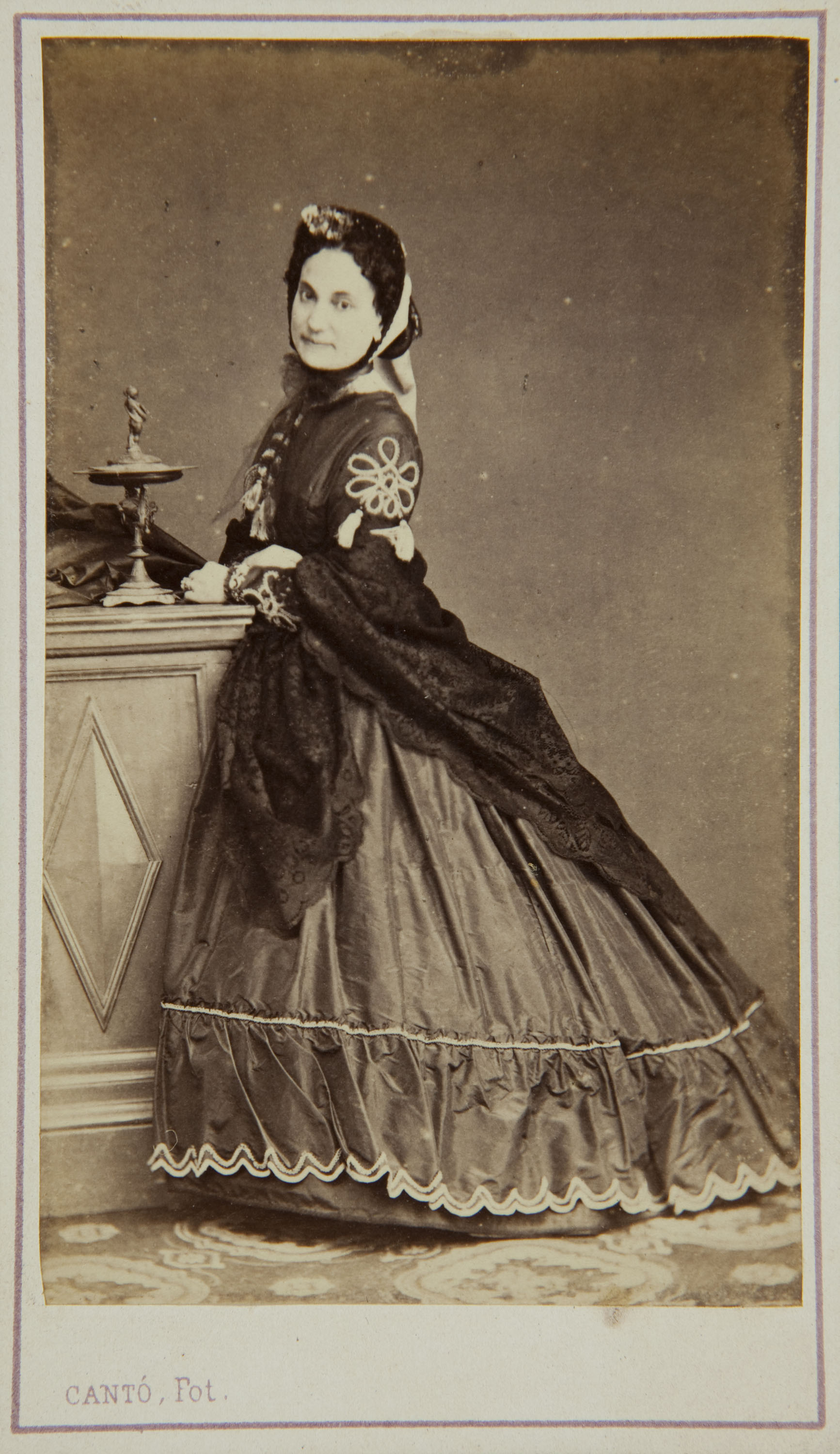 image for: Cantó y Cía. Barcelona - Retrat de dona - Cap a 1860