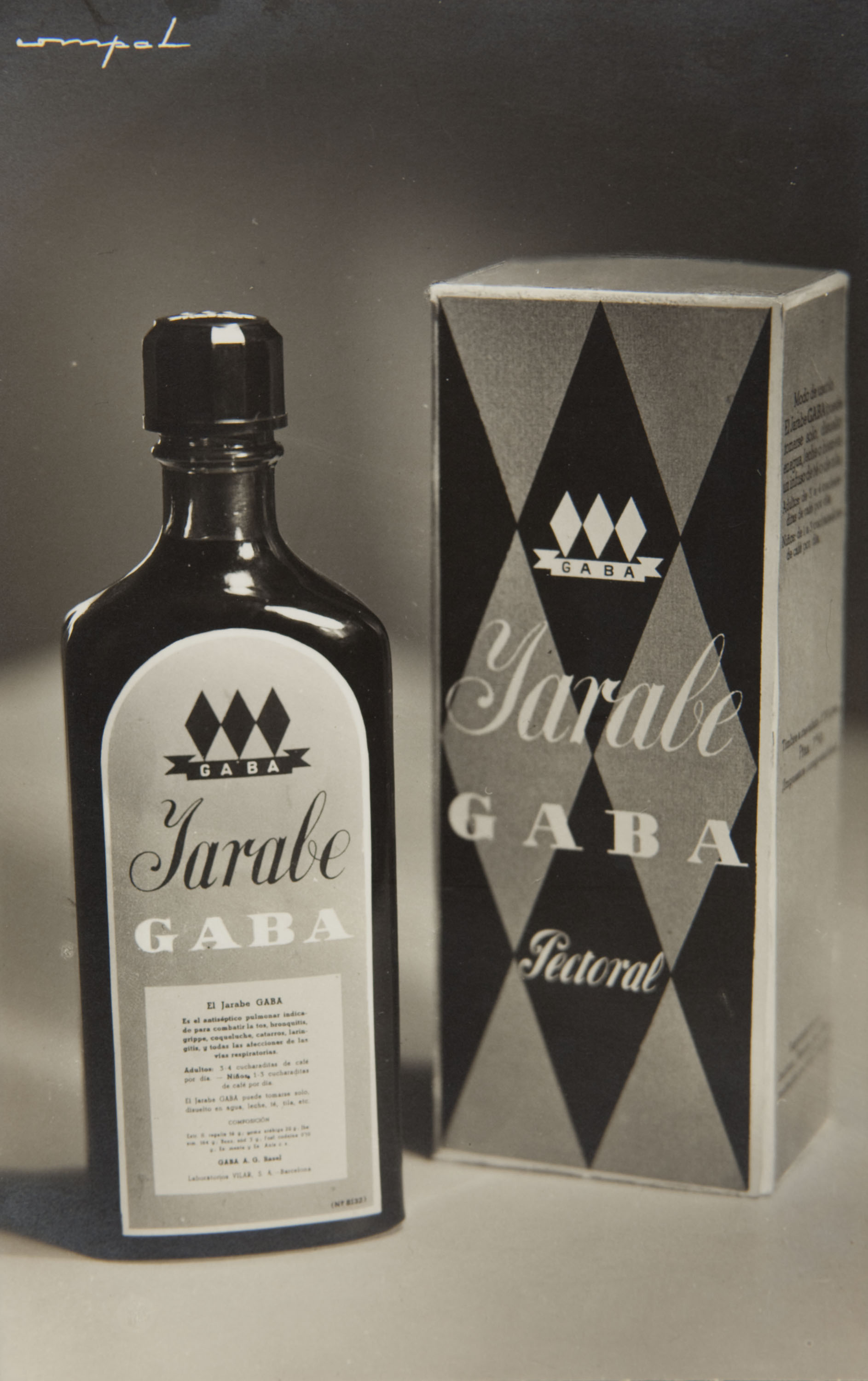 image for: COMPAL. Barcelona - Fotografia publicitària del xarop «Gaba» (remei pectoral) - Cap a 1930