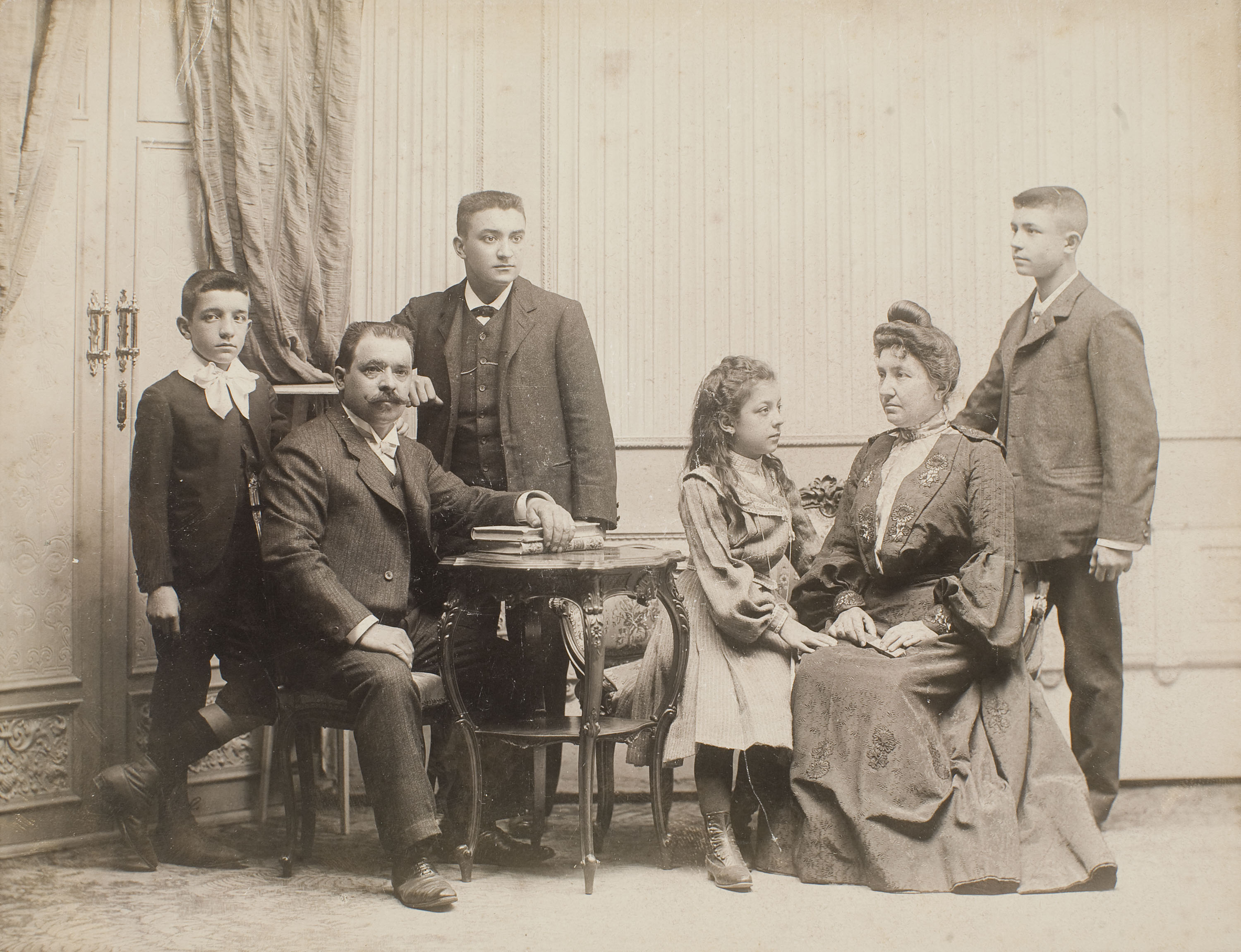image for: Pau Audouard - Retrat familiar - 1904