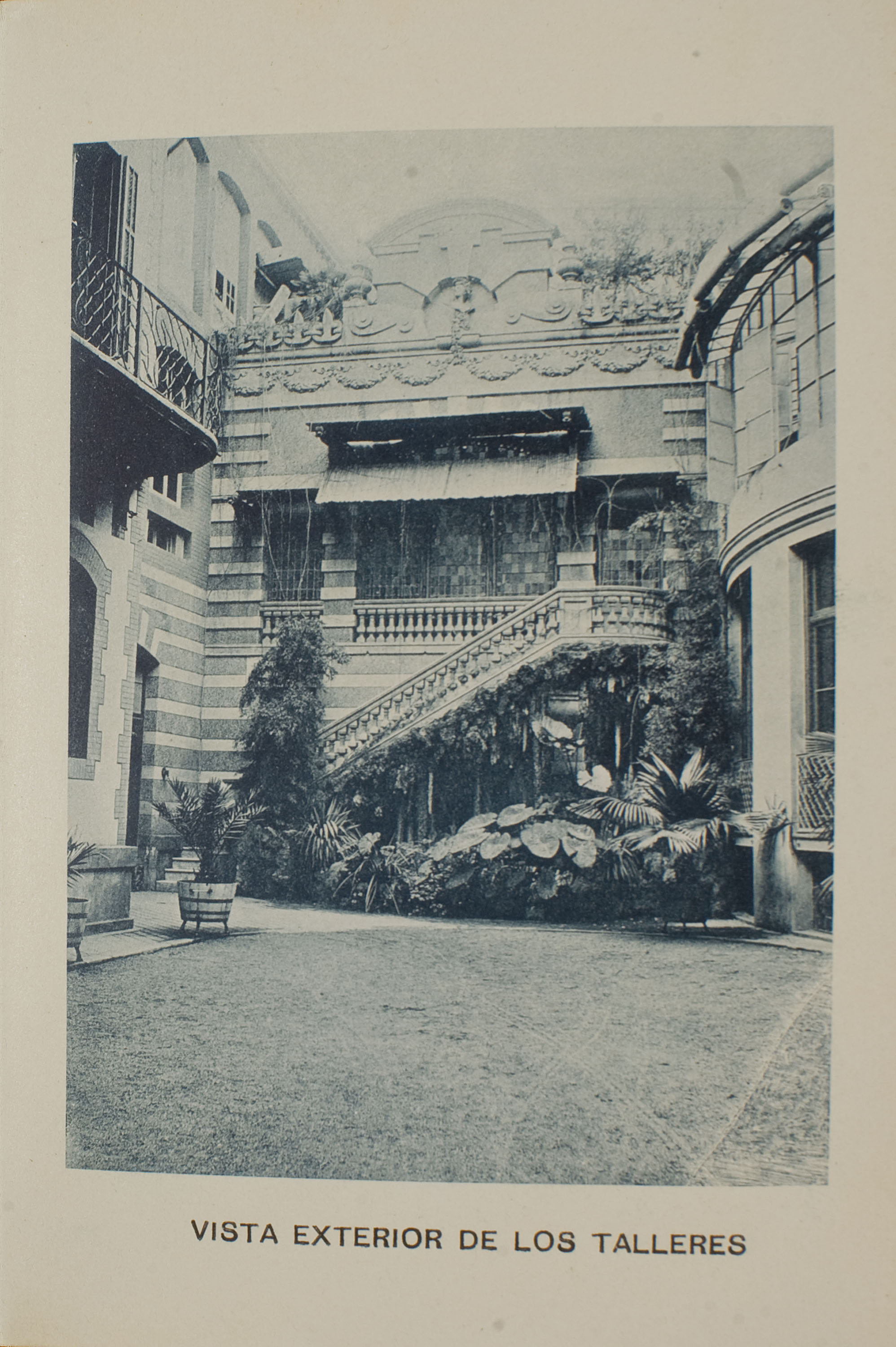 image for: Napoleón. Establecimiento de daguerrotipo y fotografía. Barcelona - Estudi Fotogràfic Napoleón. Vista exterior dels tallers - 1895