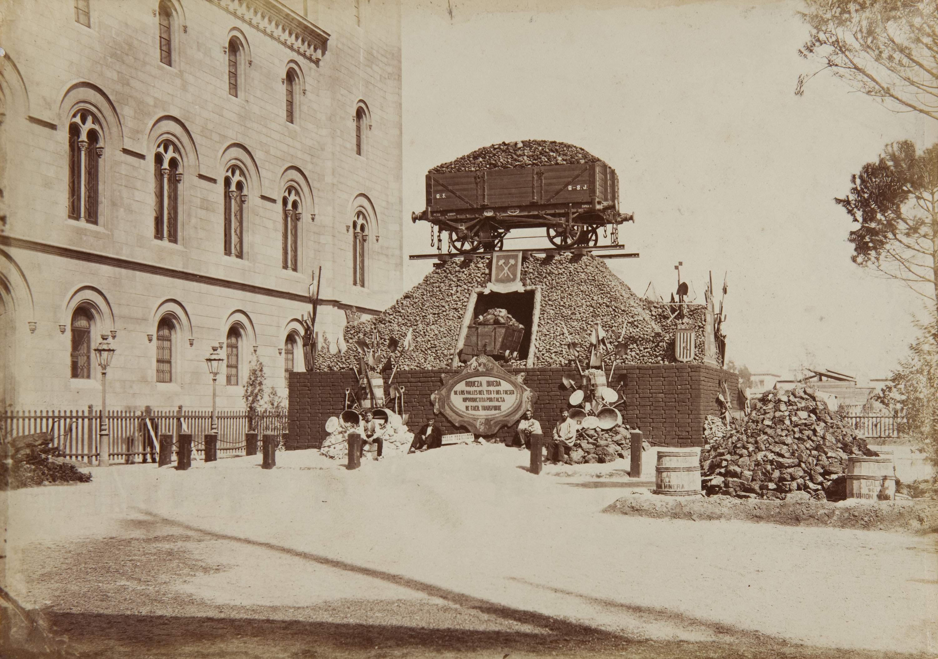 image for: Joan Martí  - Jardin anterior[,] parte Este [de la Universitat de Barcelona] - 1877