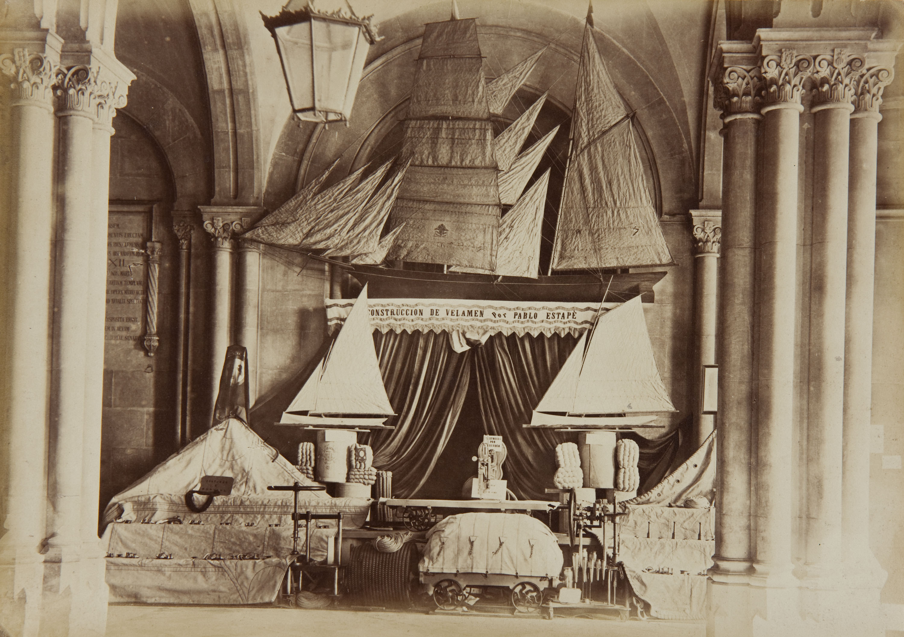 image for: Joan Martí  - Vestíbulo central[,] parte Este [de la Universitat de Barcelona] - 1877