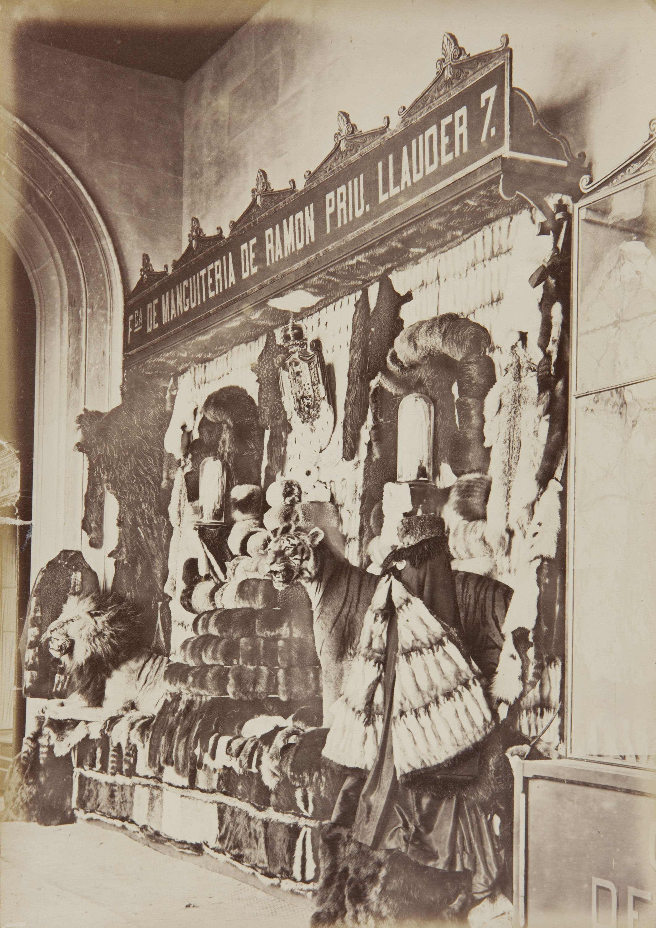 image for: Joan Martí  - Pórtico central alto posterior, mirando al Este[, de la Universitat de Barcelona] - 1877