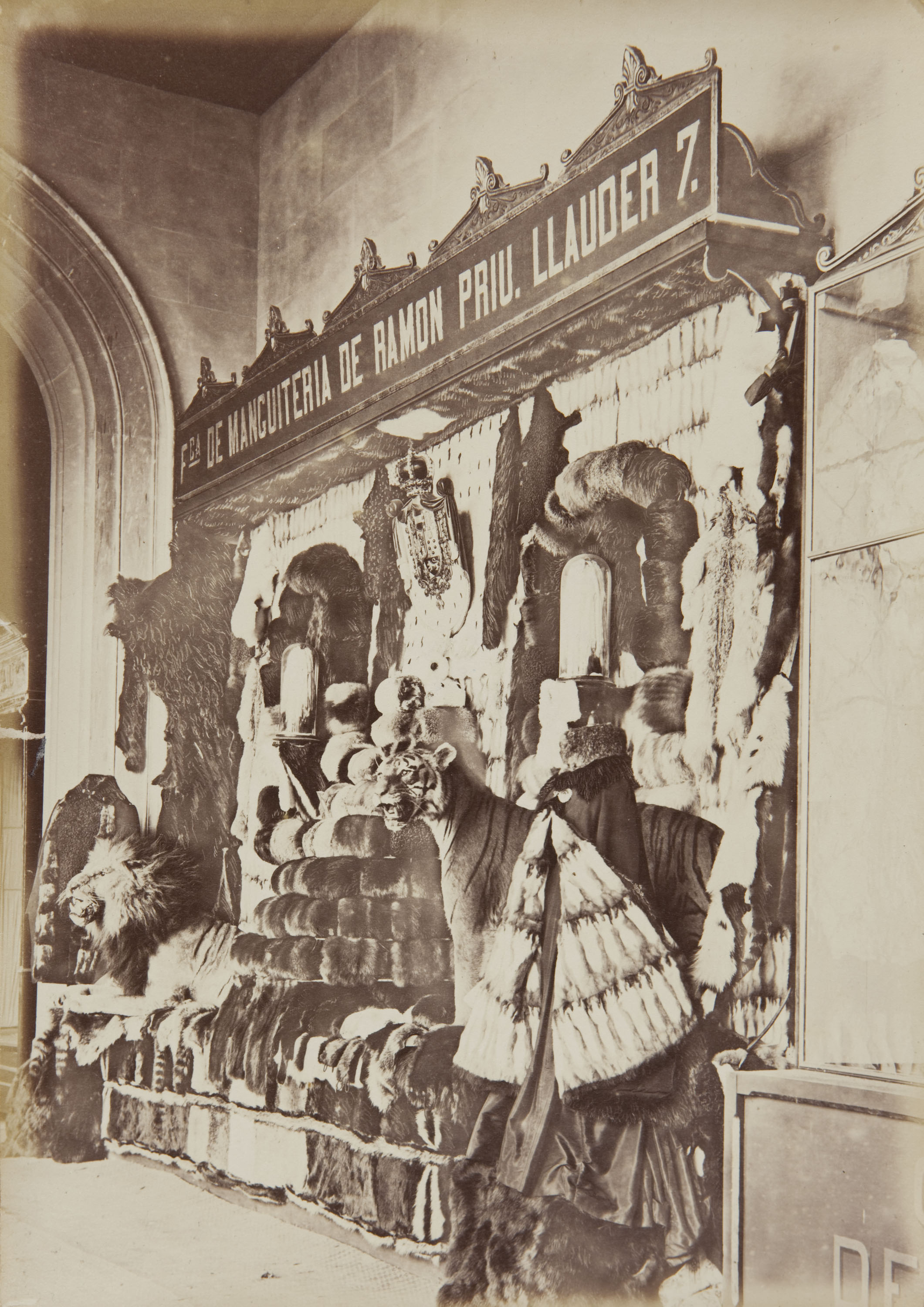 image for: Joan Martí  - Pórtico central alto posterior, mirando al Este[, de la Universitat de Barcelona] - 1877