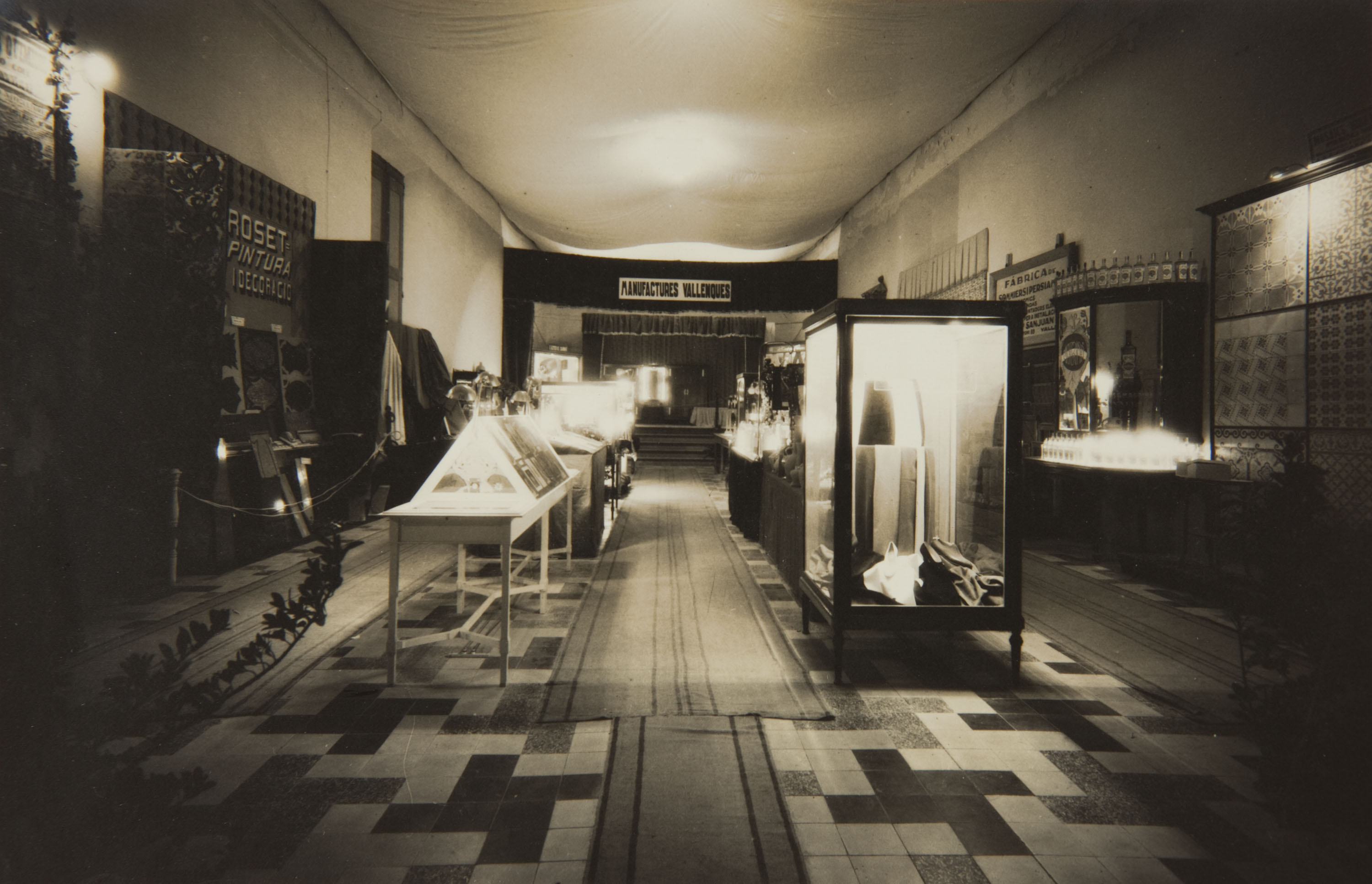 image for: Pere Català Pic - Exposició de la Escola del Treball. Bella manifestació del nostre desenrotllament industrial - 1931