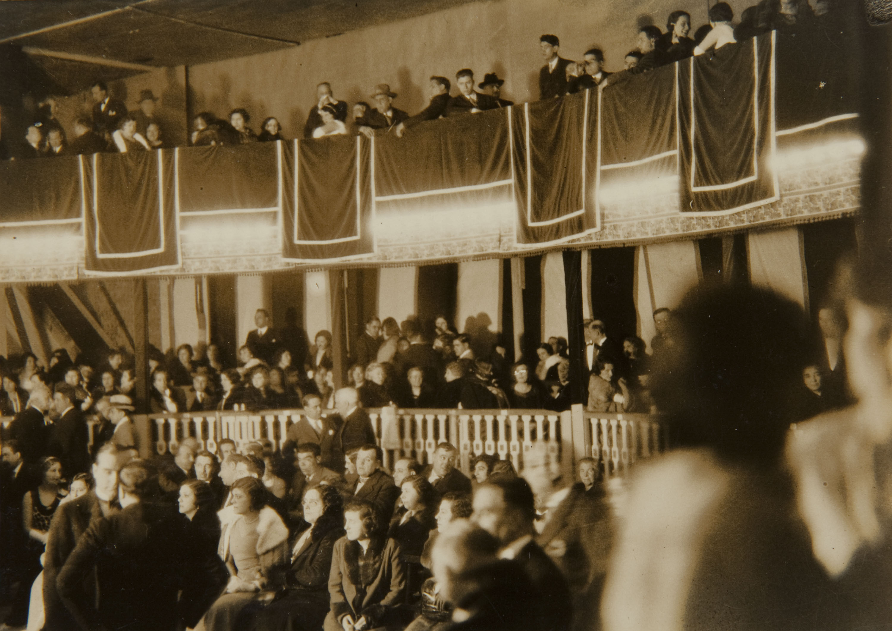 image for: Pere Català Pic - Ball de gala. Joventut, bellesa, esplendor, dansa, potser prometences i tot - 1931