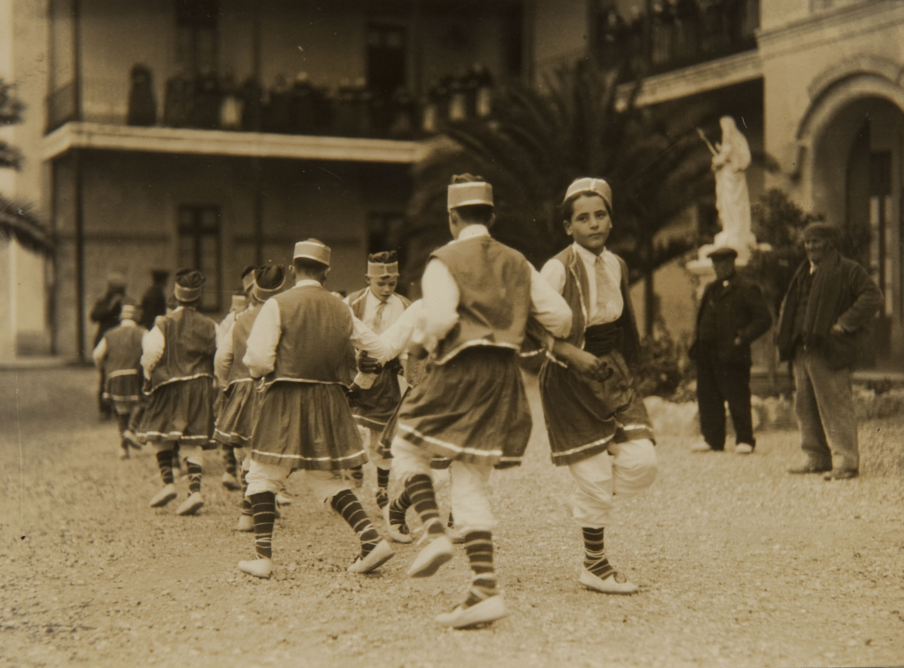 image for: Pere Català Pic - Ball de la Primera. Dansa de gràcia infantil - 1931