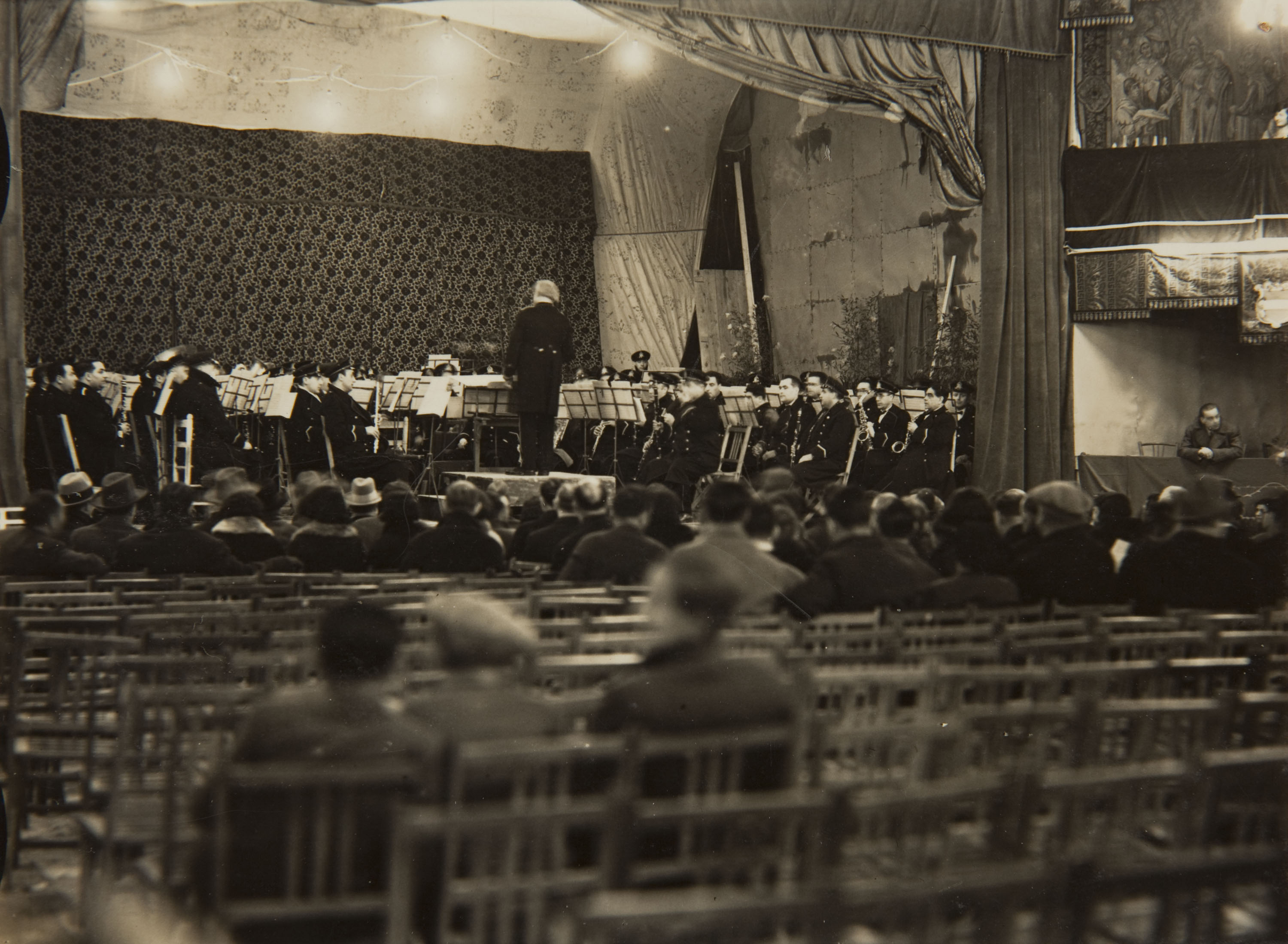 image for: Pere Català Pic - L&#039;Institut de Rítmica i Plàstica, la Banda Municipal, i l&#039;Orfeó Català donaren a les nostres festes la seva nota de bon gust - 1931