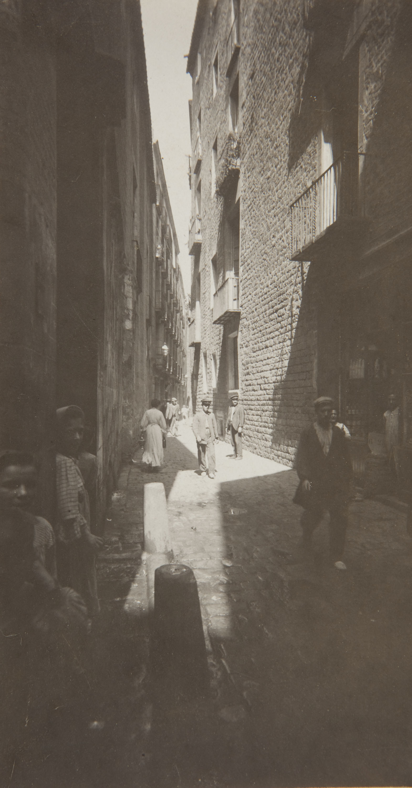 image for: Adolf Mas  - Carrer de l&#039;Avellana - Anterior a 1911
