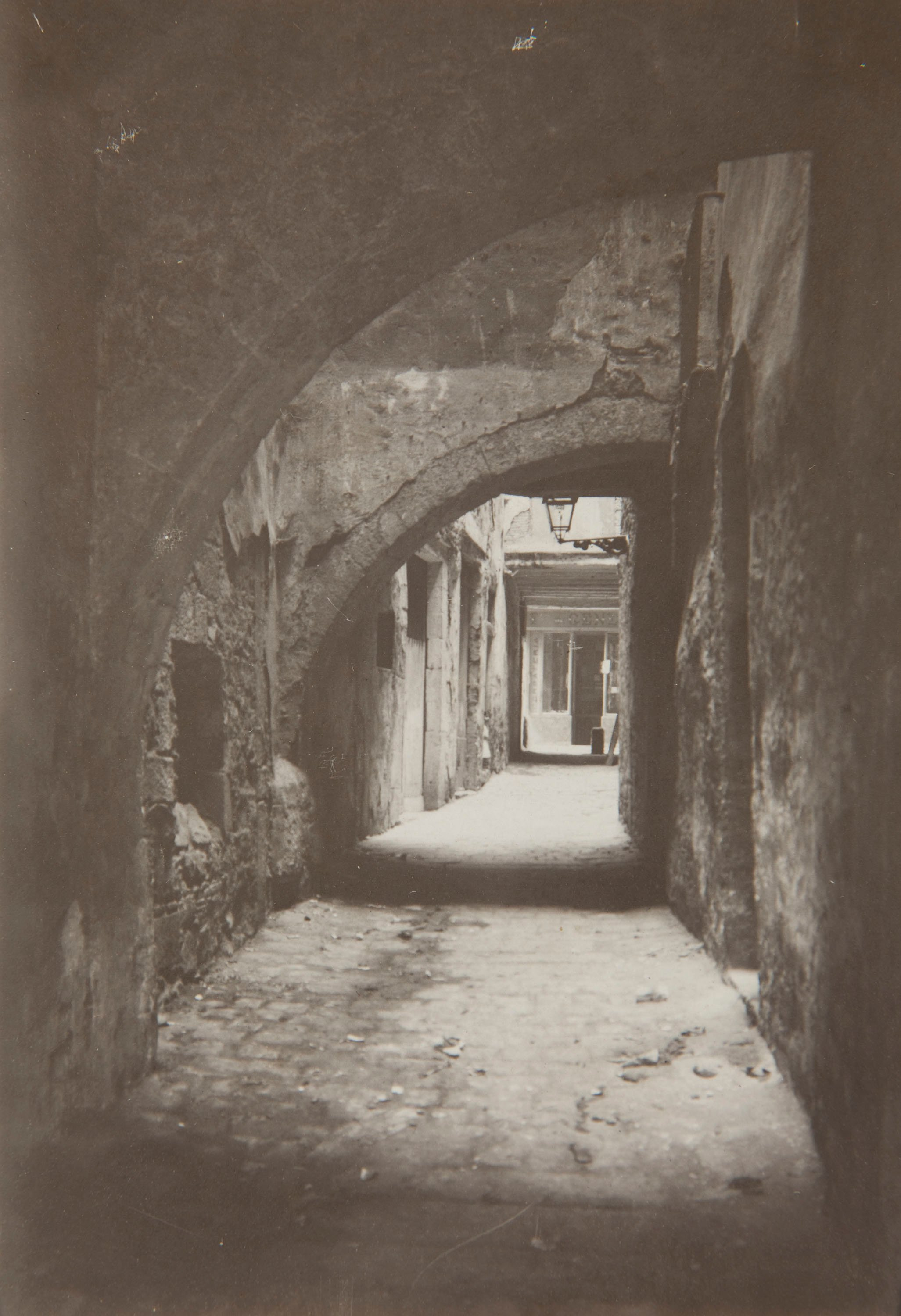 image for: Adolf Mas  - Carrer de les Tres Voltes - Anterior a 1911