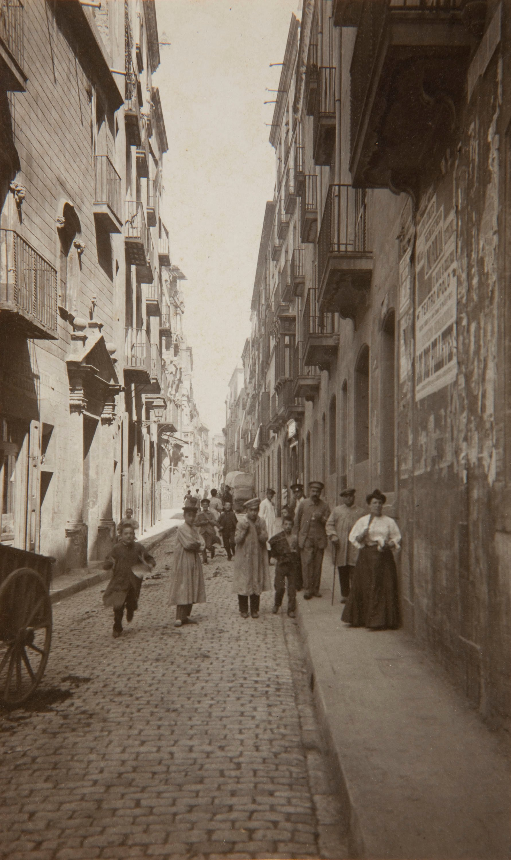 image for: Adolf Mas  - Carrer de Sant Pere Més Alt - Anterior a 1911