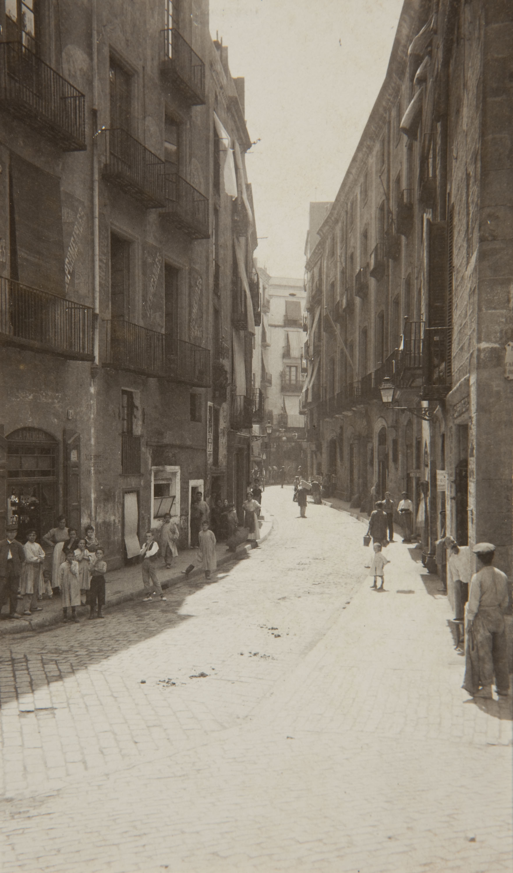image for: Adolf Mas  - Carrer Comtal - Anterior a 1911