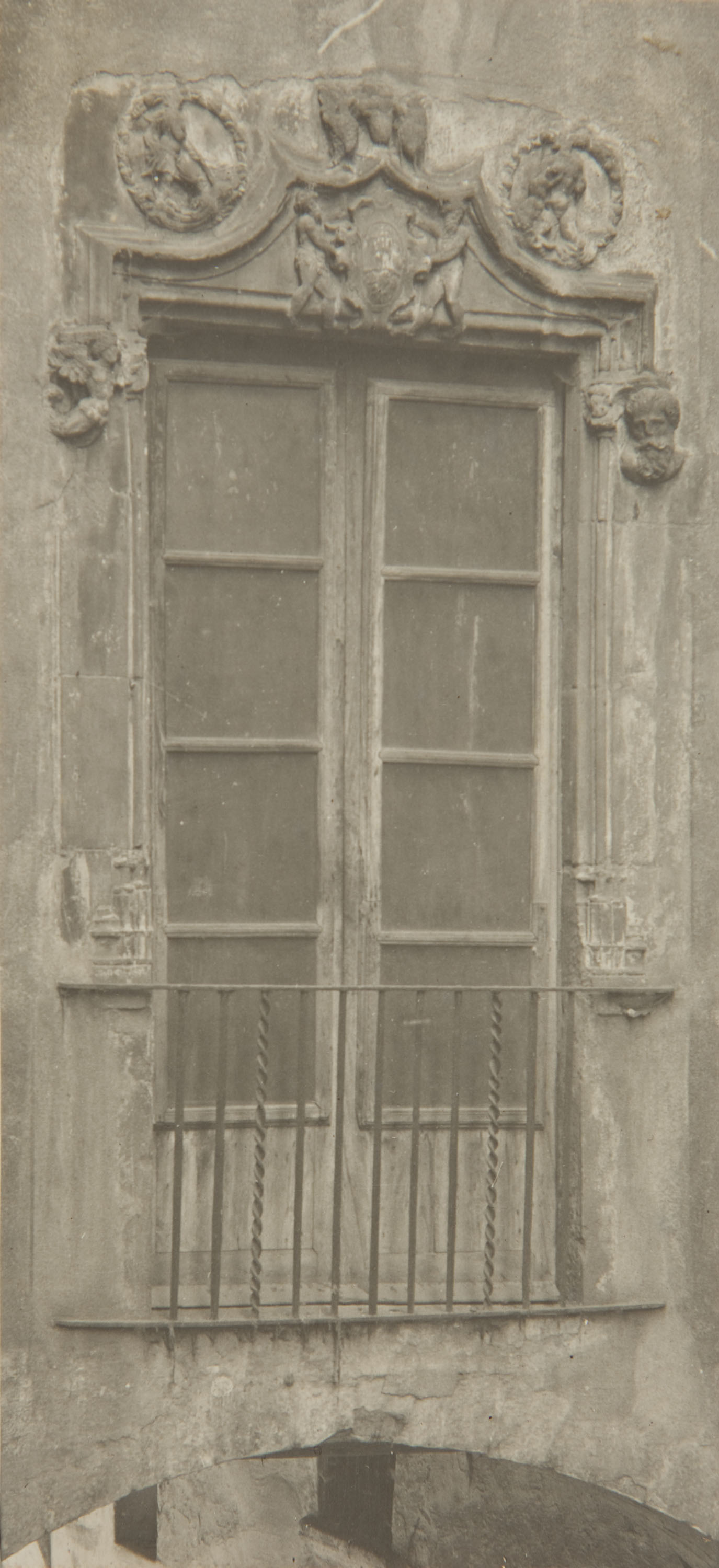 image for: Adolf Mas  - Sense títol [Balcó] - Anterior a 1911