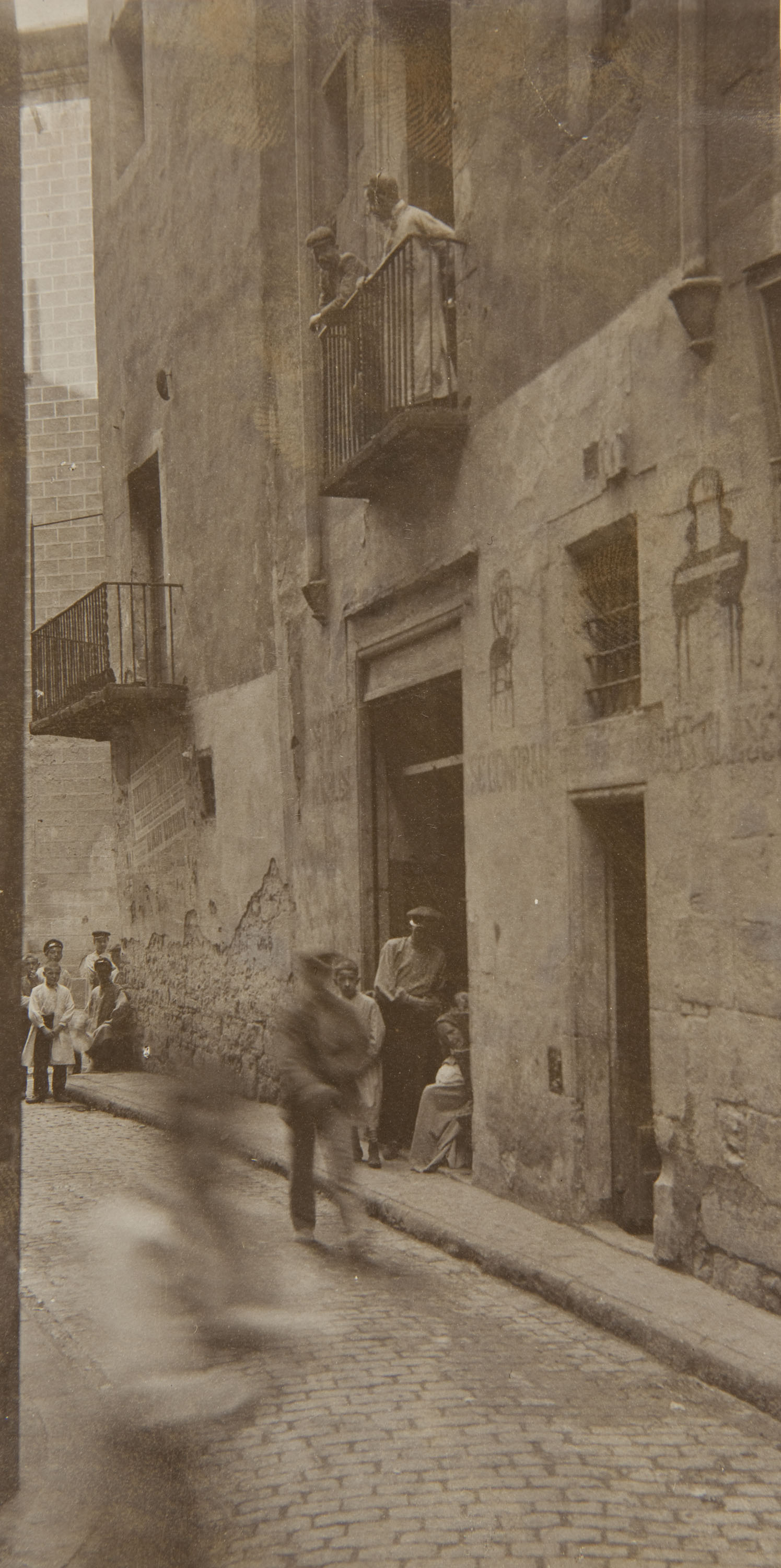 image for: Adolf Mas  - Carrer del Sant Crist de la Tapineria - Anterior a 1911