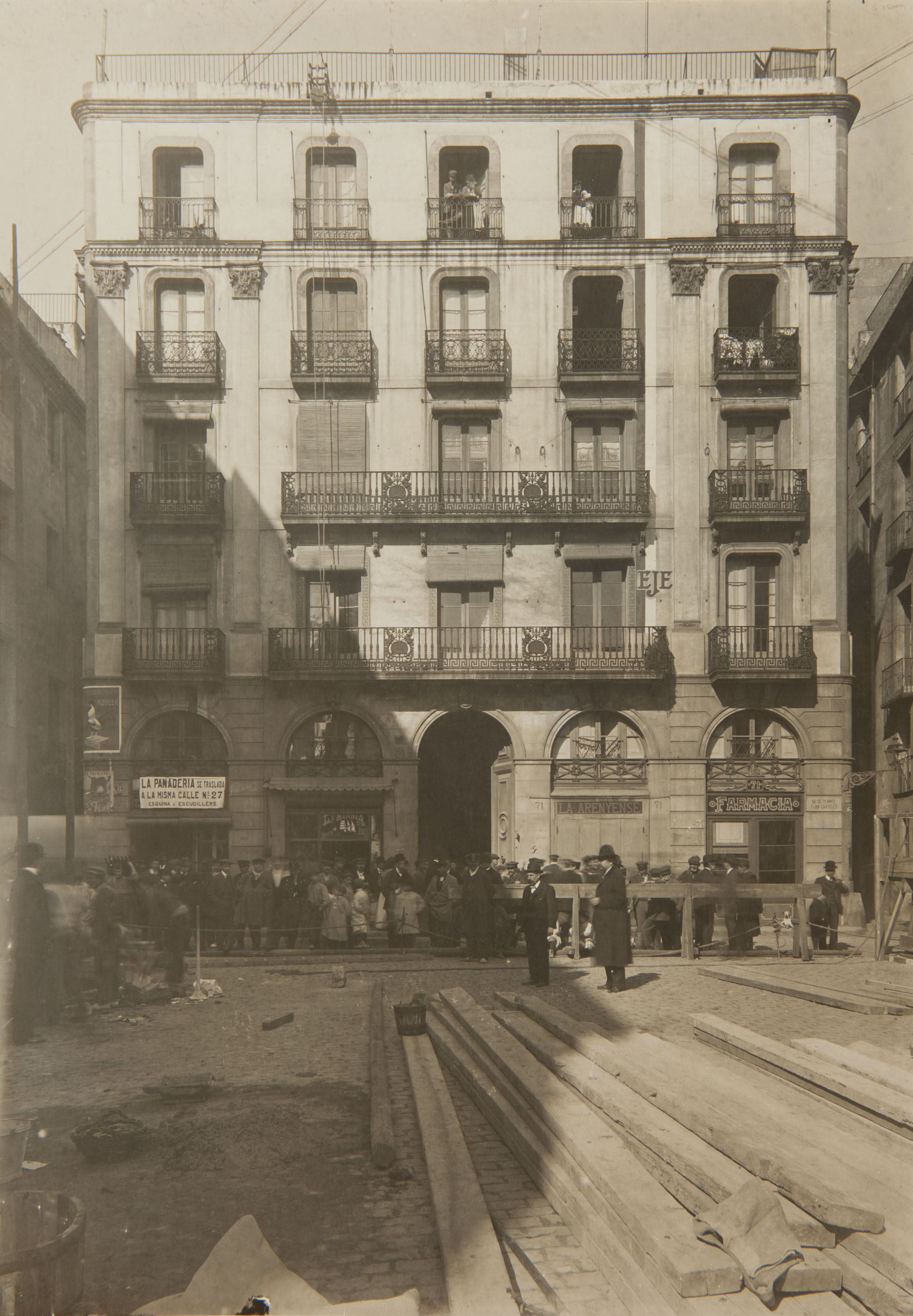 image for: Adolf Mas  - Sense títol [Plaça en obres] - Cap a 1908-1911