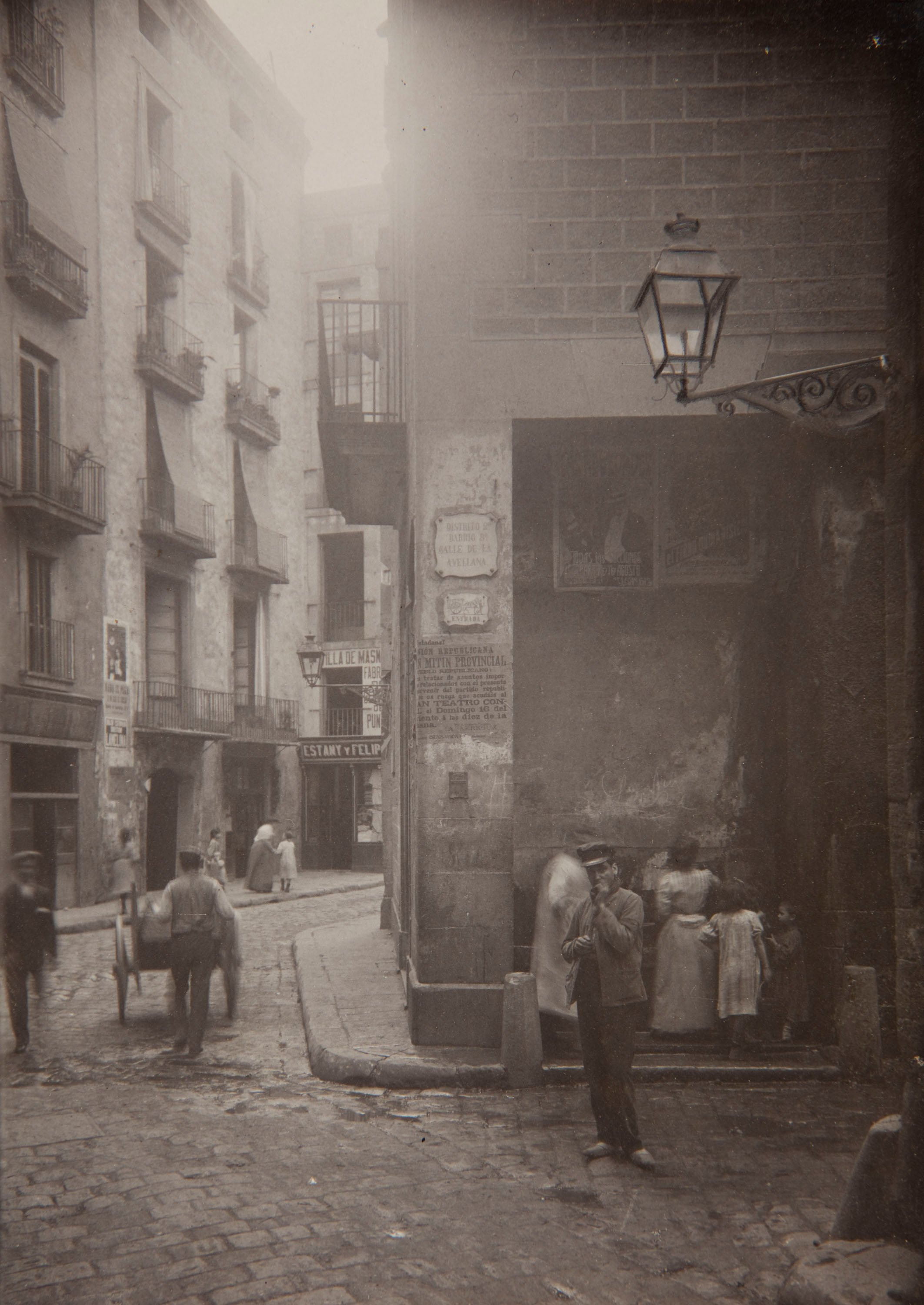 image for: Adolf Mas  - Riera de Sant Joan i font del carrer de l&#039;Avellana - Anterior a 1911
