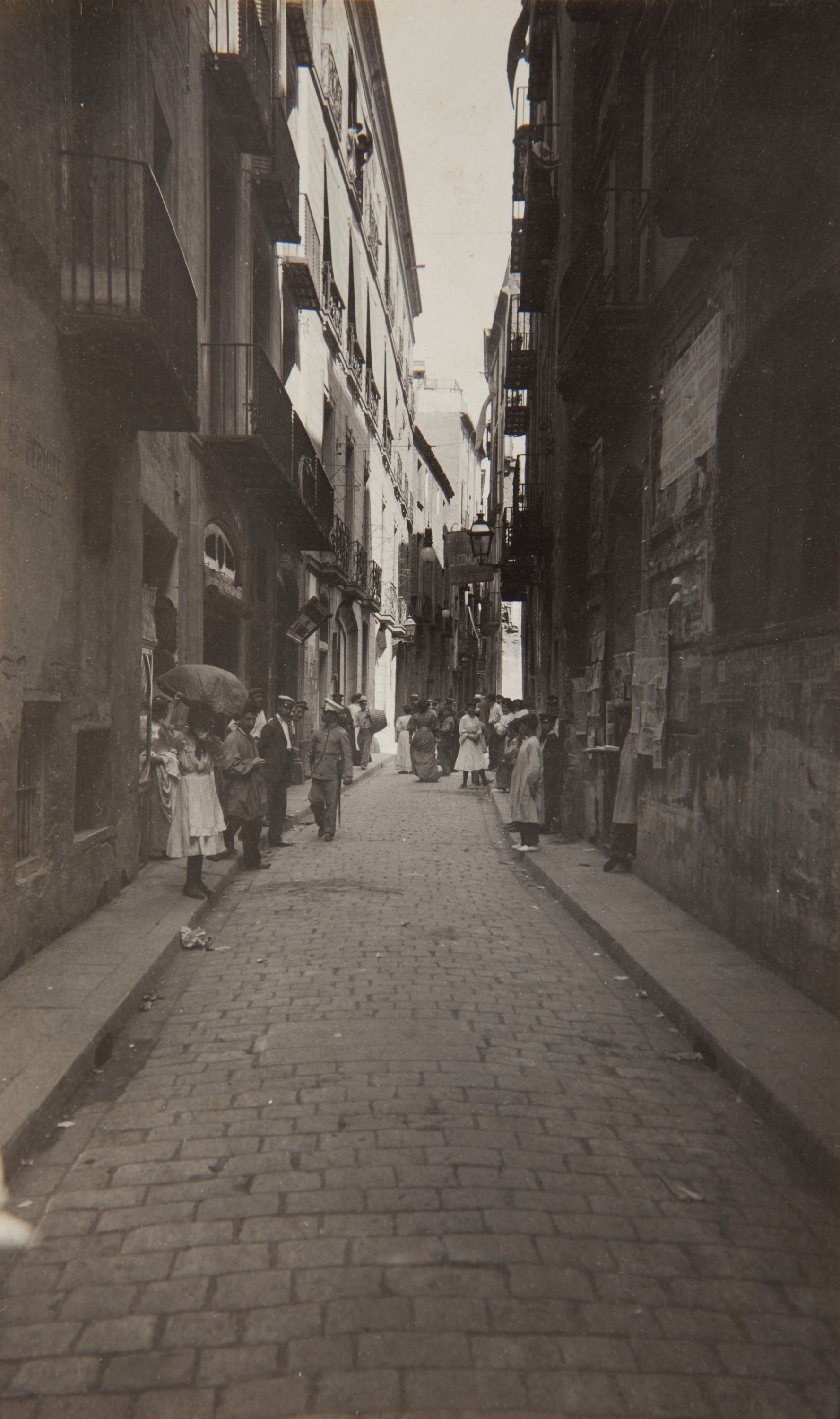 image for: Adolf Mas  - Carrer de Sant Pere Més Baix - Anterior a 1911