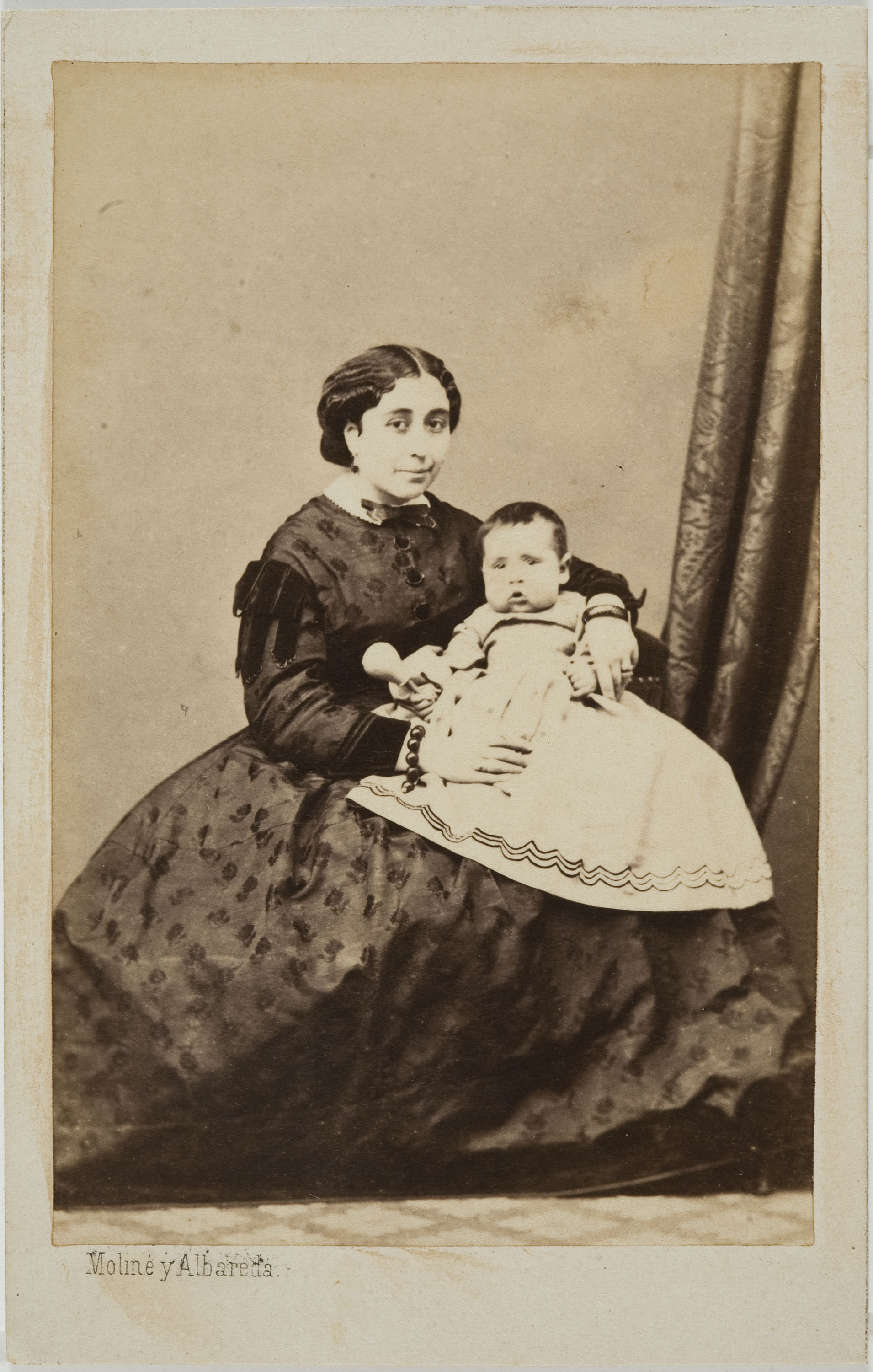 image for: Moliné y Albareda. Barcelona - Retrat d&#039;una dona amb un nadó - Cap a 1860