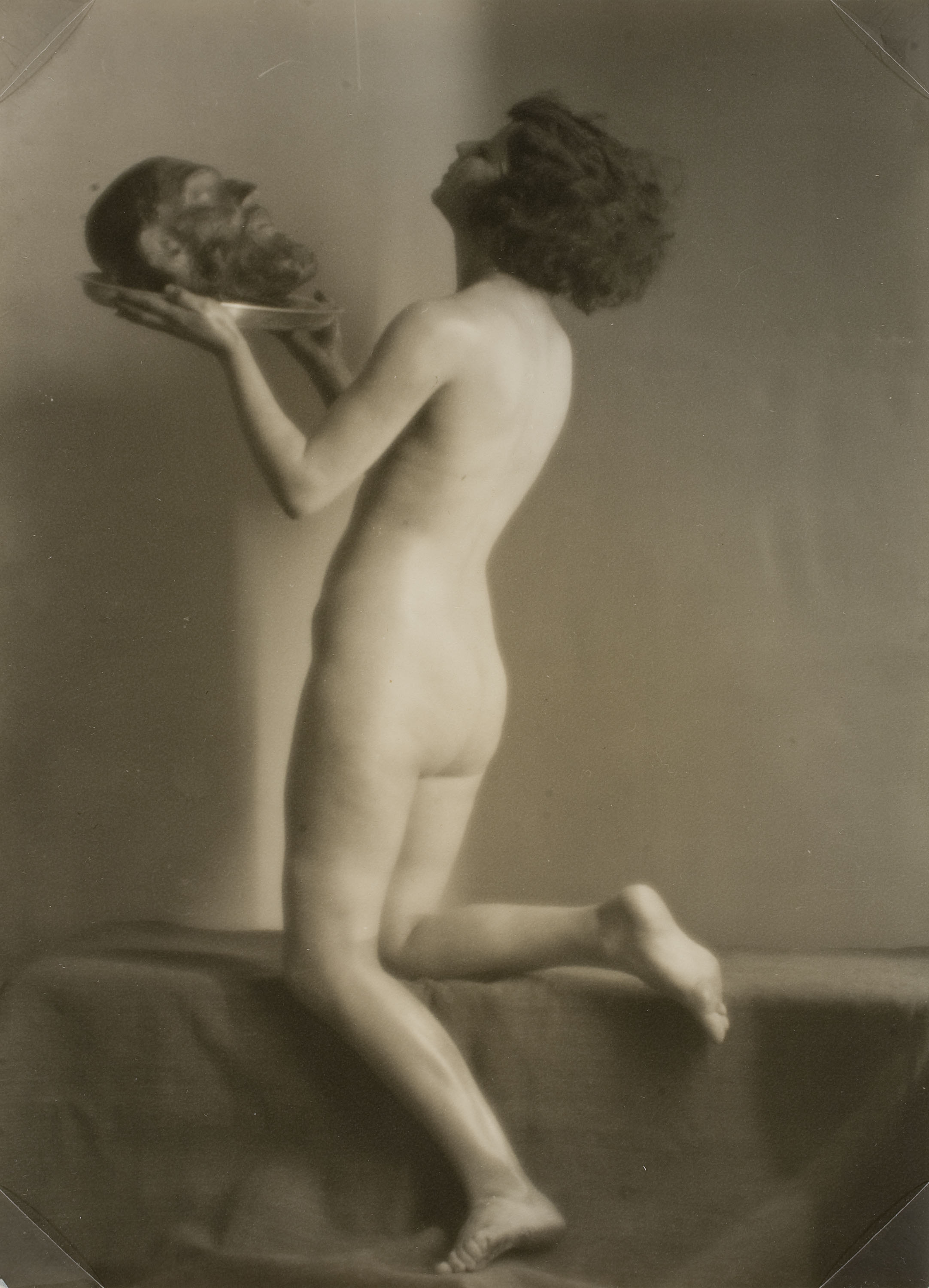 image for: Josep Masana - Sense títol [Salomé agenollada] - Entre 1920-1940
