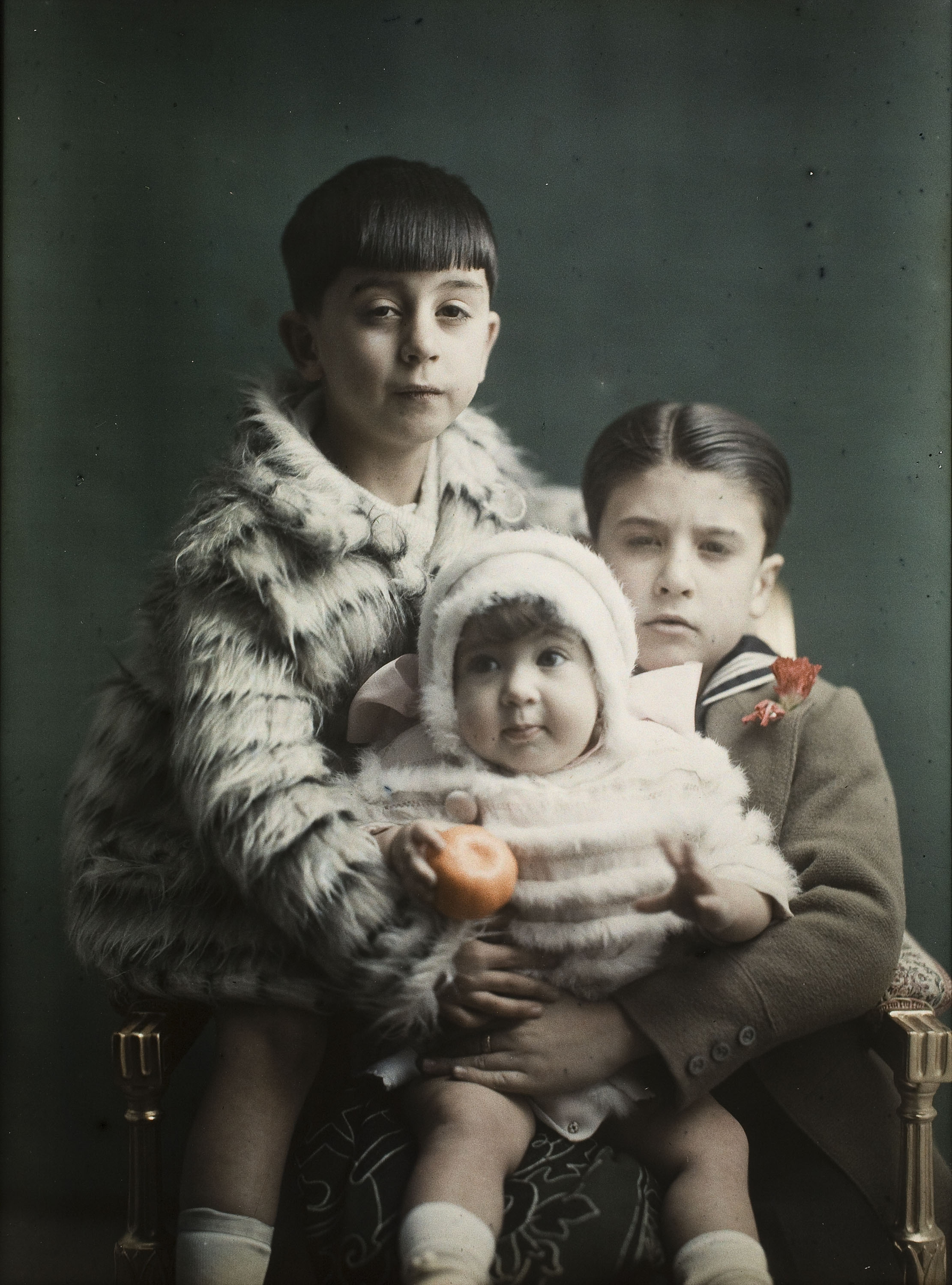 image for: Francesc Carrera Bou - Retrat d&#039;Albert, Maria Lluïsa i Joaquim Carrera Faura, néts de l&#039;artista - Cap a 1925