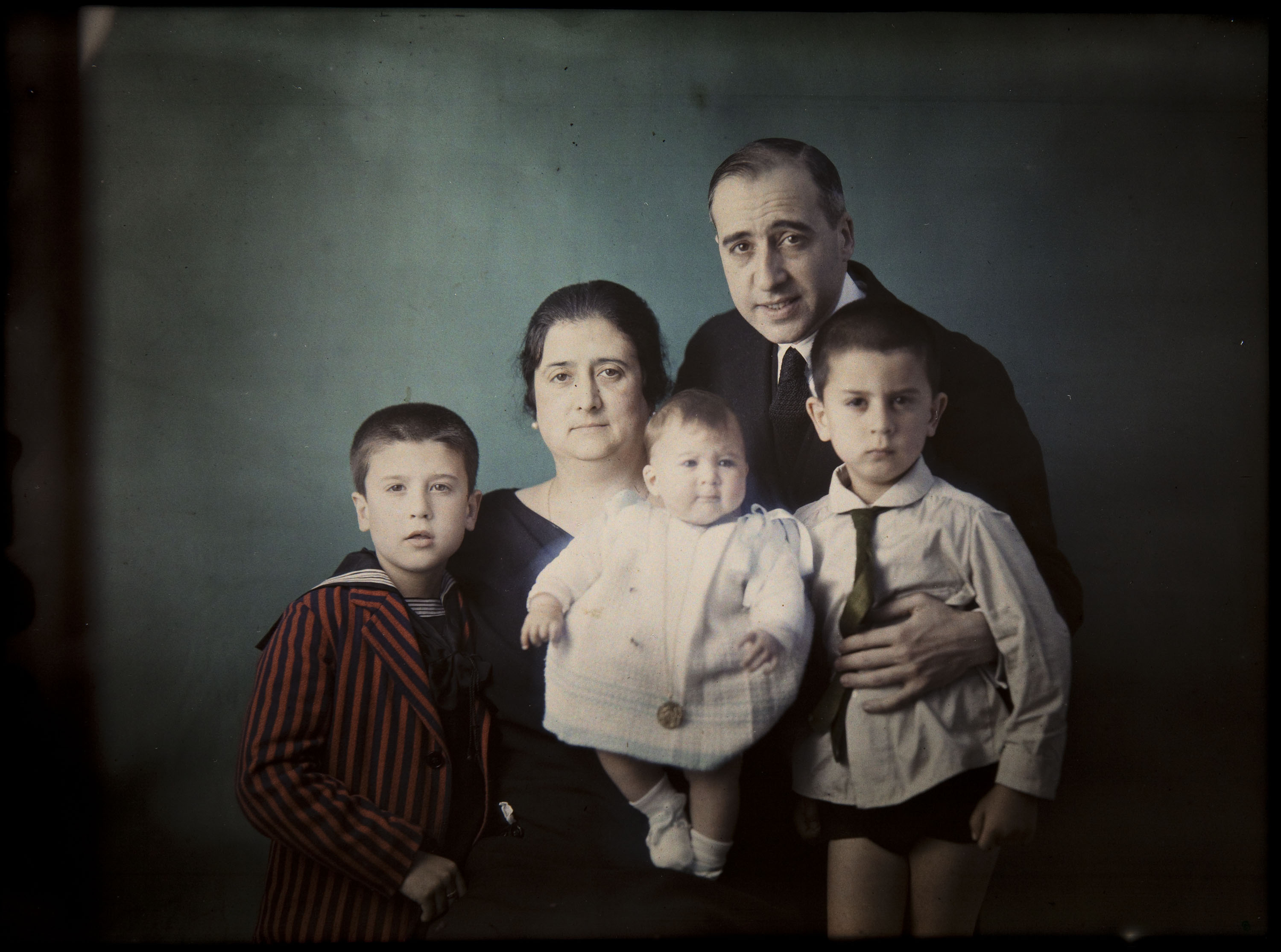 image for: Francesc Carrera Bou - Retrat de la família Carrera Faura - Cap a 1924