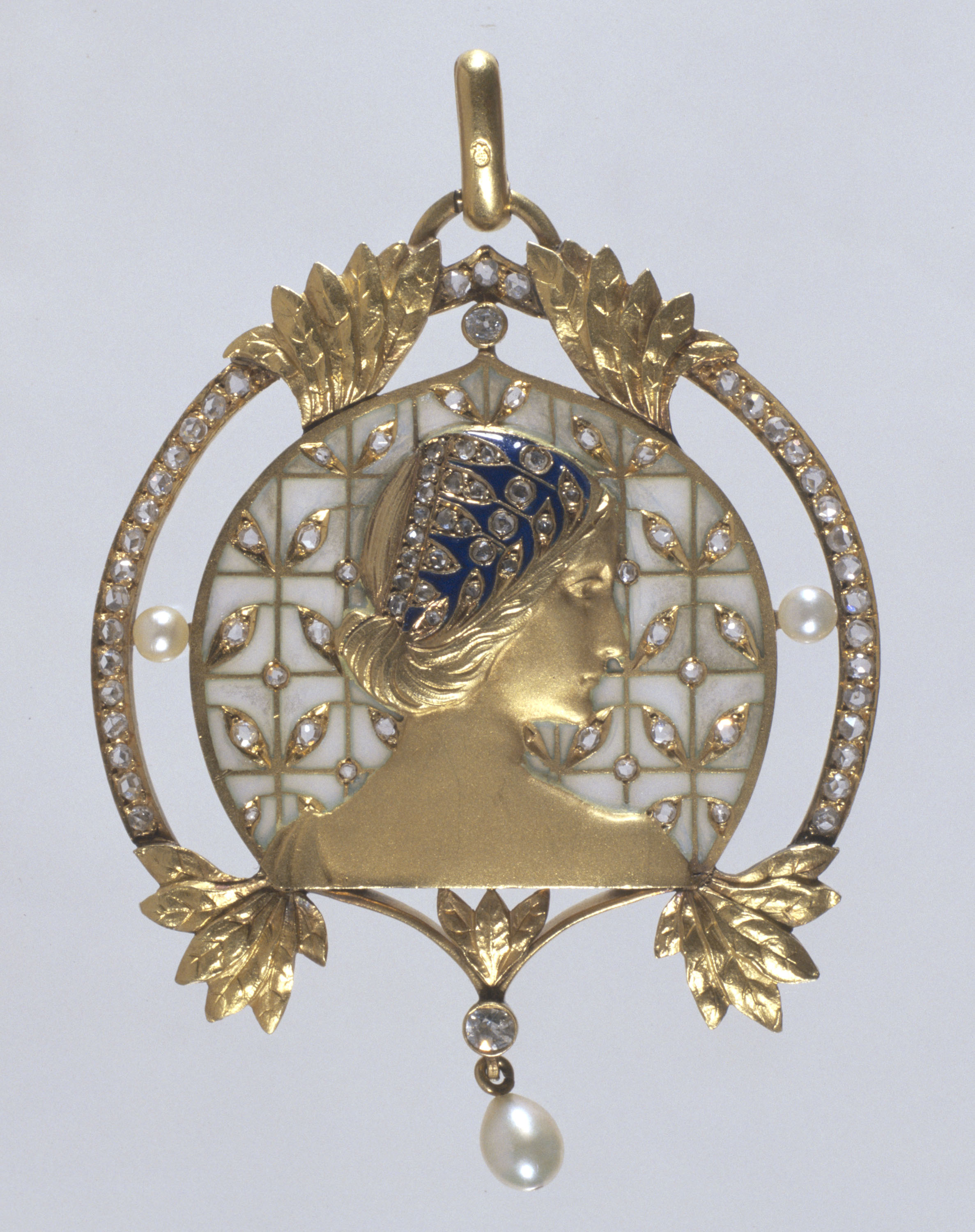 image for: Lluís Masriera - Penjoll amb bust de dona - Cap a 1908