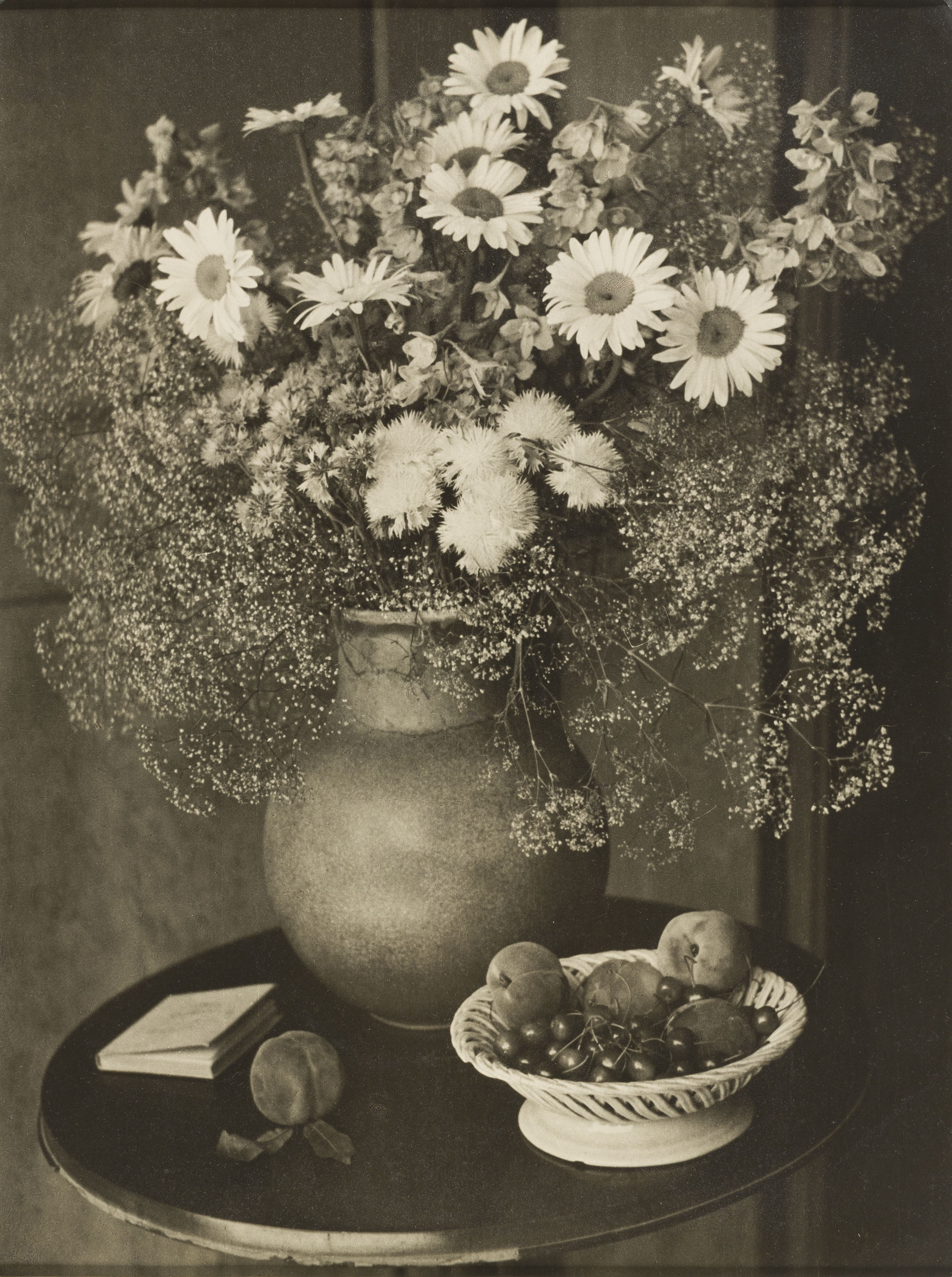 image for: Otho Lloyd - Natura morta - Cap a 1945