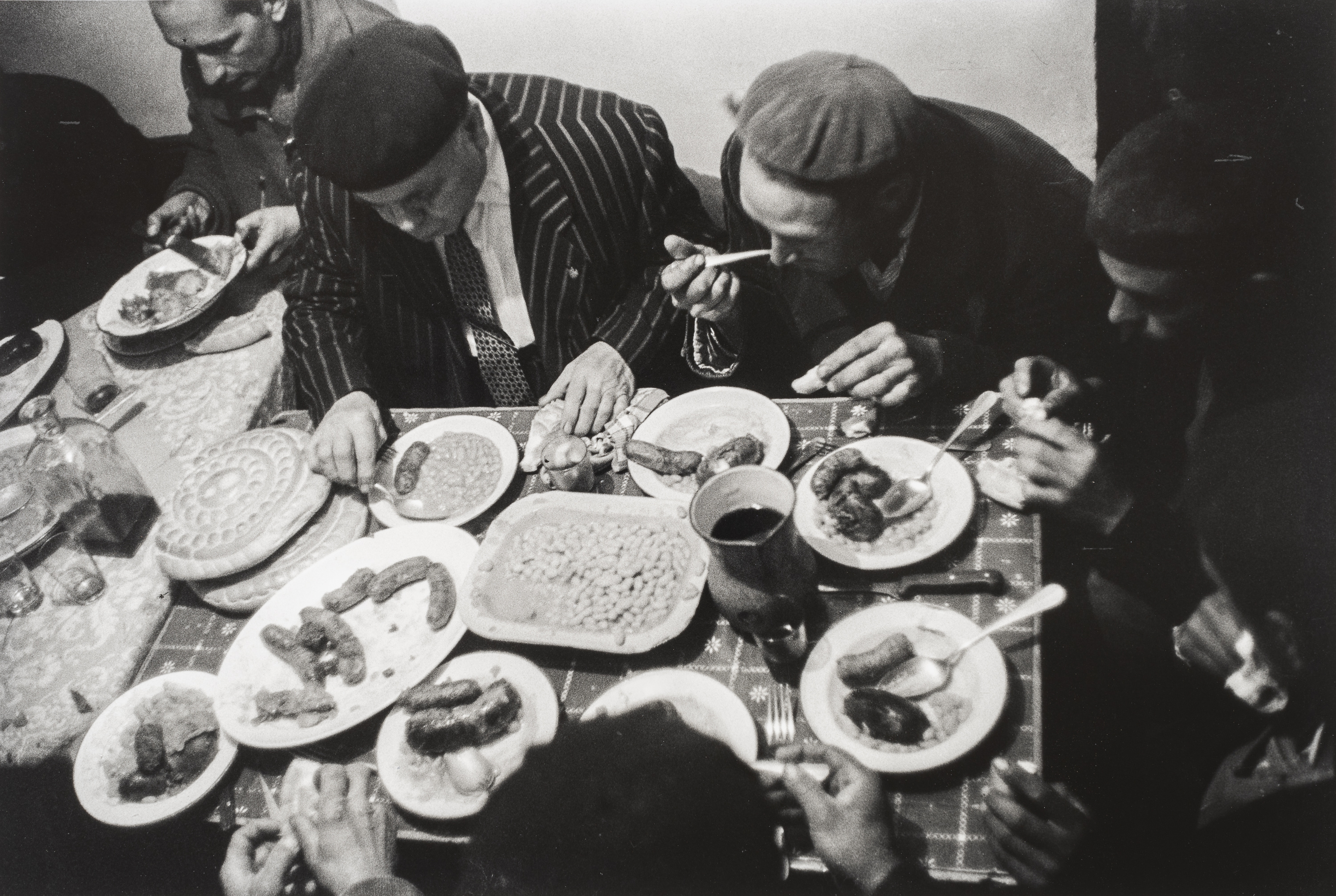 image for: Oriol Maspons - Fotografia per al llibre «La caza de la perdiz roja», de Miguel Delibes - 1962