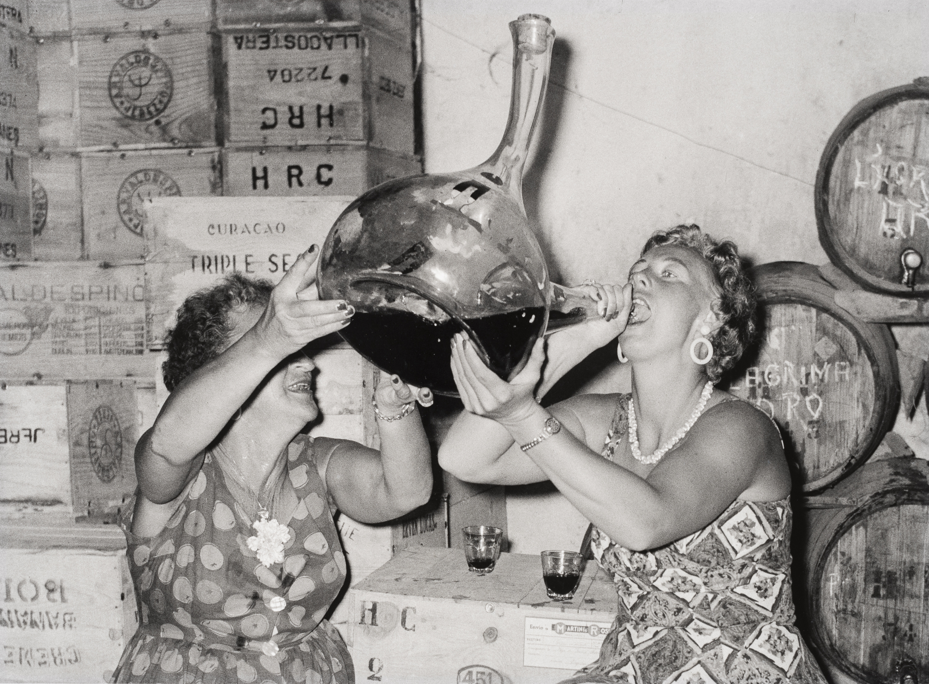 image for: Oriol Maspons - Turistes de gresca a la Costa Brava - 1959 (tiratge posterior)