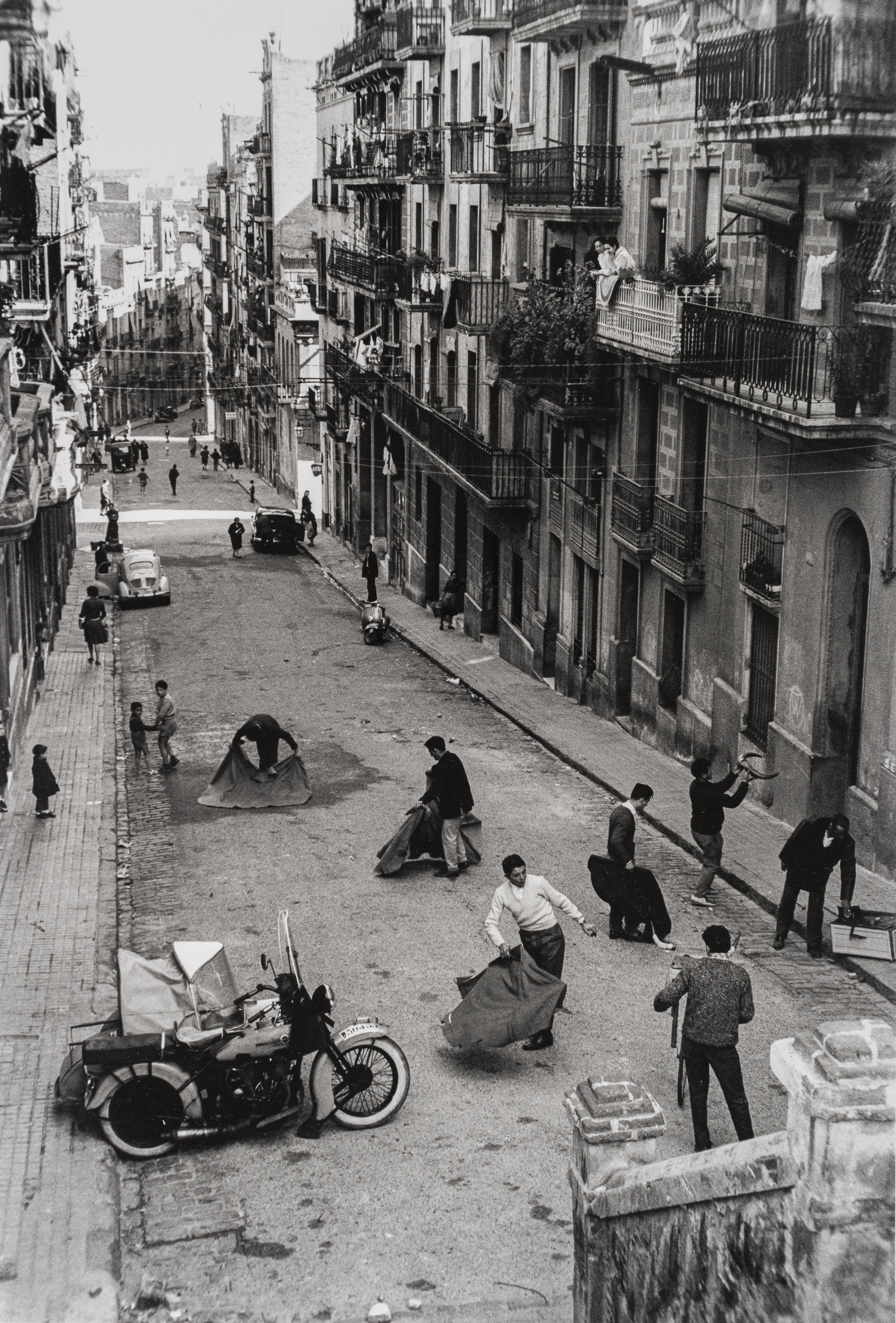 image for: Oriol Maspons - Fotografia per al llibre «Toreo de salón. Farsa con acompañamiento de clamor y murga», de Camilo José Cela - Cap a 1958-1960 (tiratge 1995)
