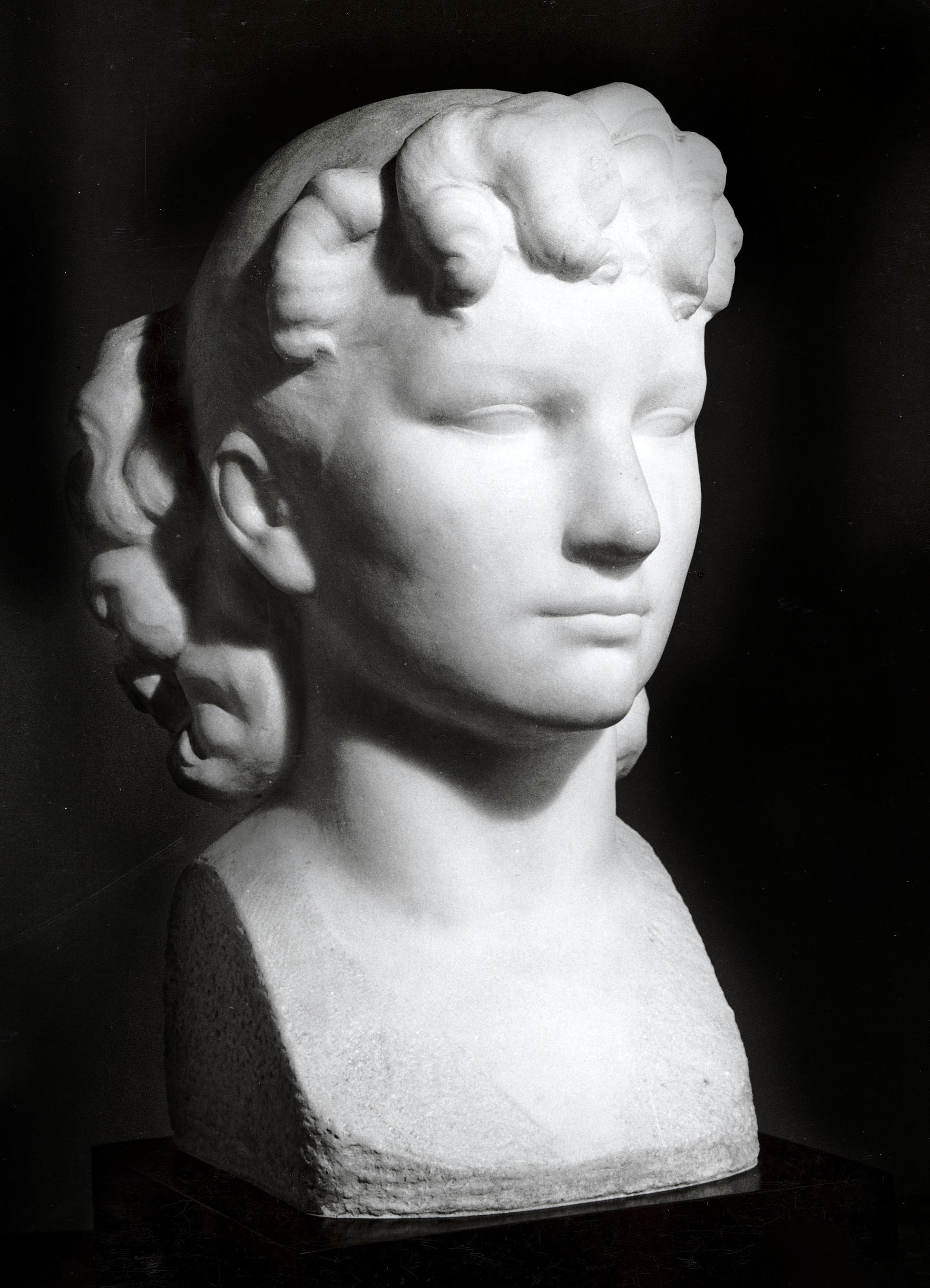 image for: Enric Casanovas - Cap femení - 1930