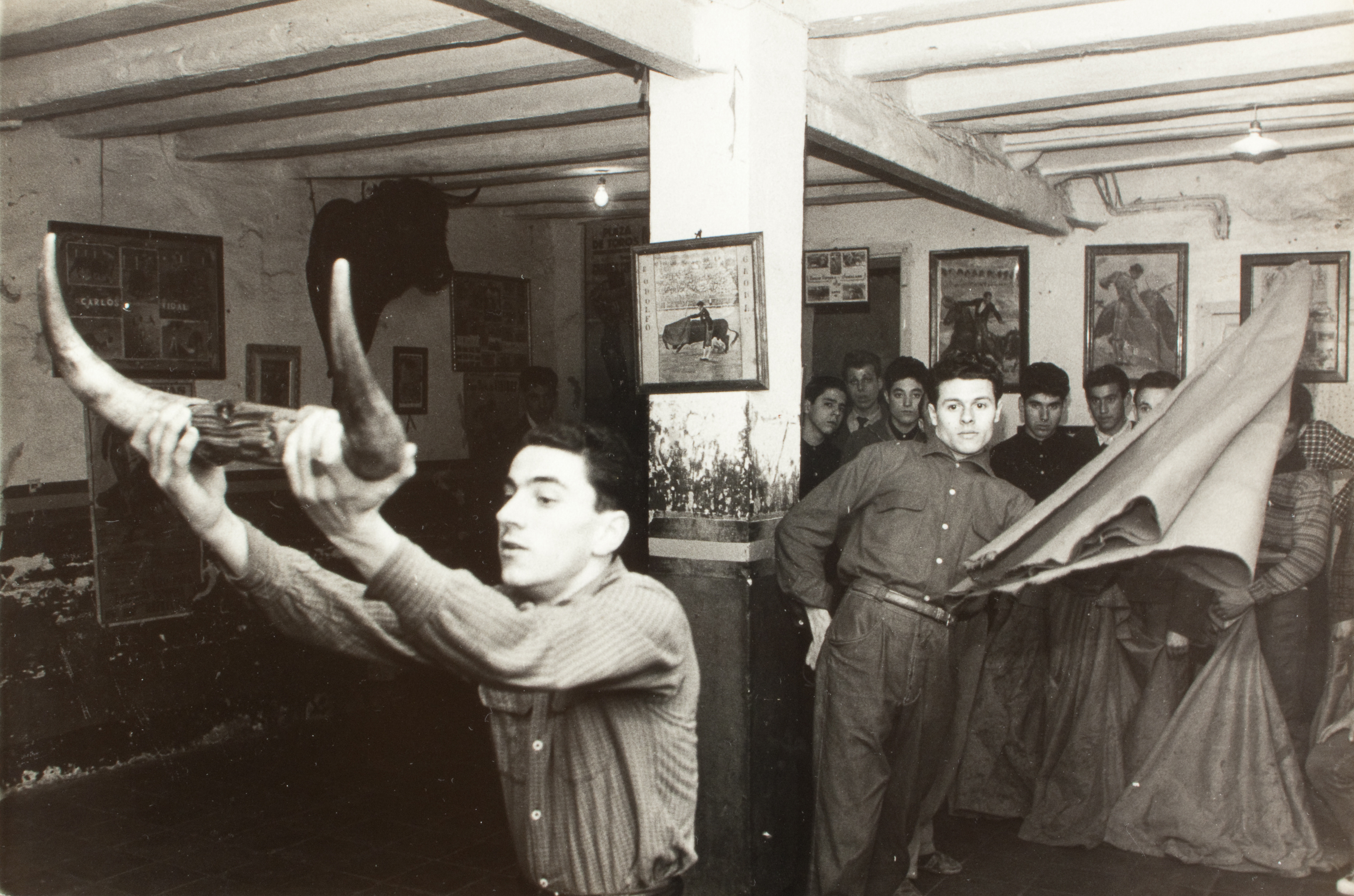 image for: Oriol Maspons - Fotografia per al llibre «Toreo de salón. Farsa con acompañamiento de clamor y murga», de Camilo José Cela - Cap a 1958-1962