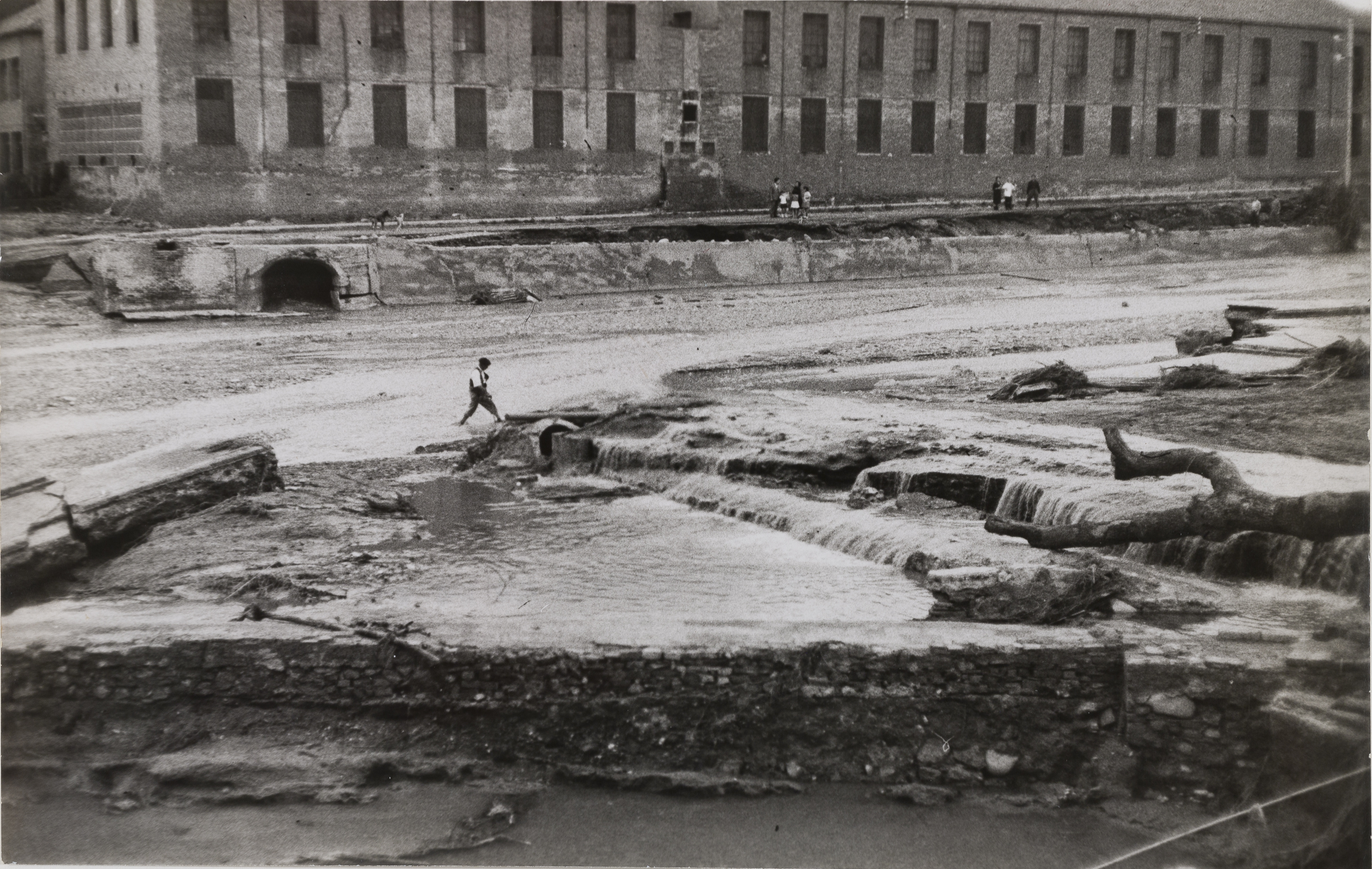image for: Oriol Maspons - Inundacions del Vallès (Rubí) - 1962