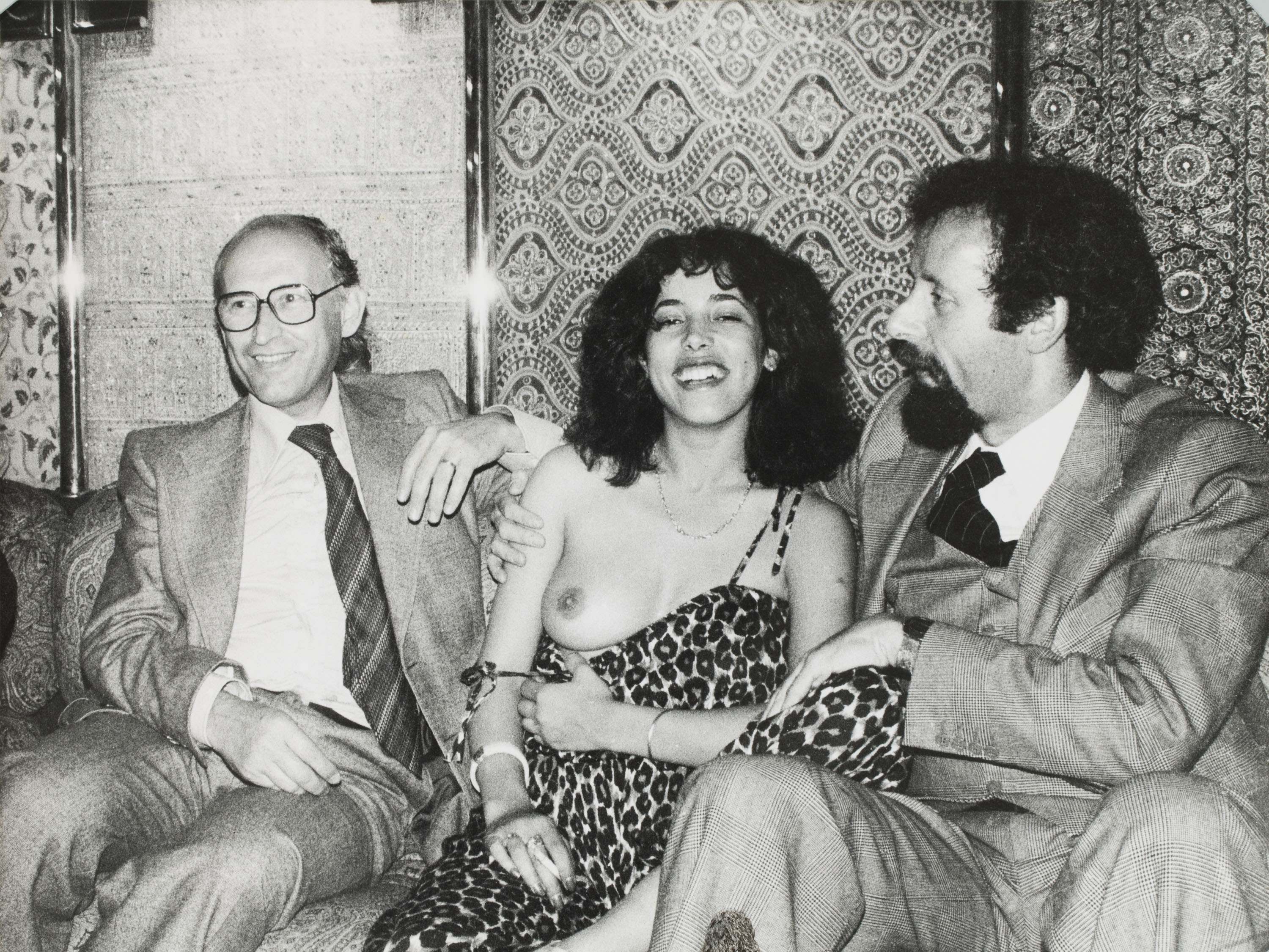 image for: Oriol Maspons - Oriol Maspons i Luis Cantero amb una noia, a Madrid - 1978