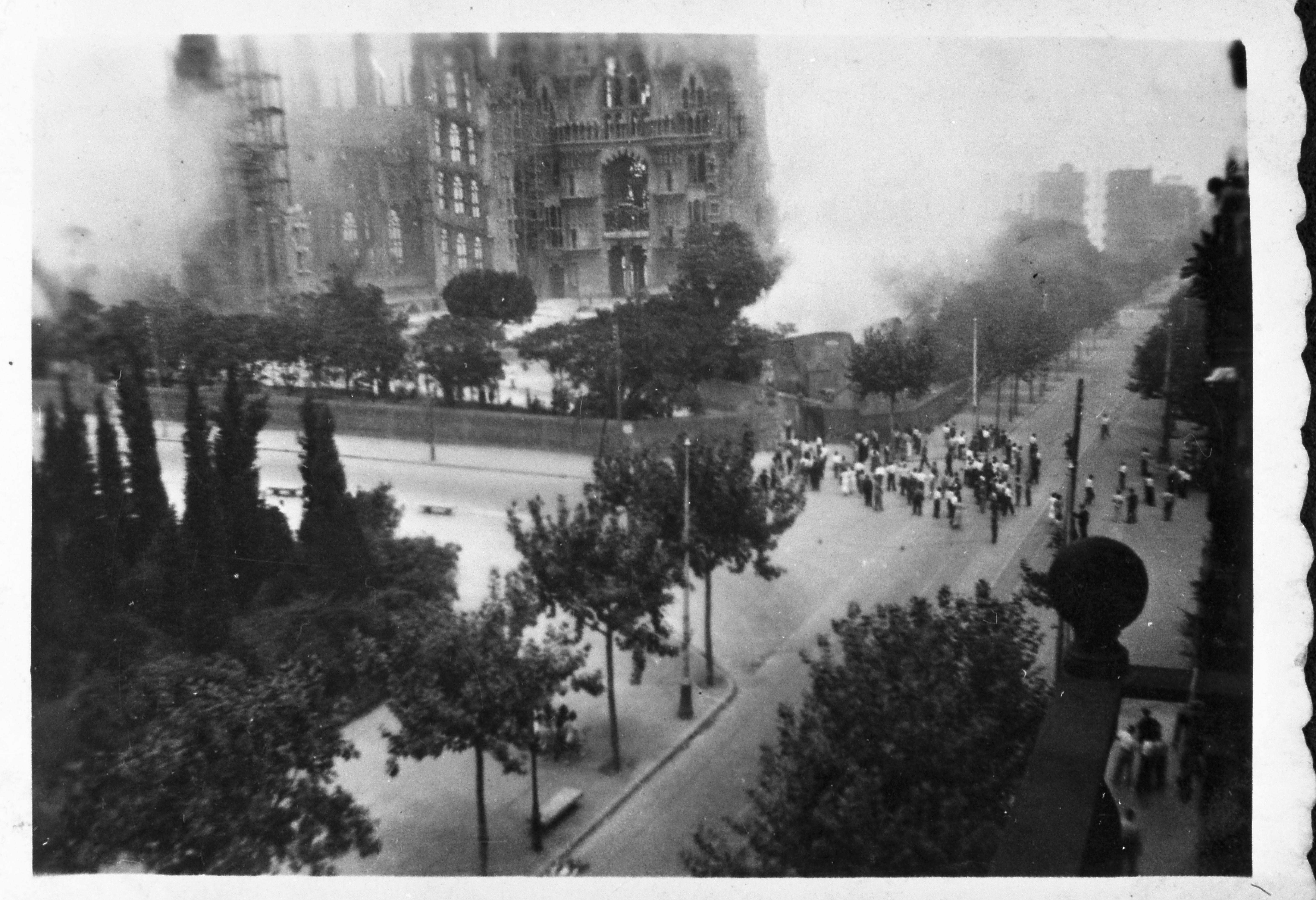 Autor anònim. Incendi del taller de la Sagrada Família, juliol de 1936. Arxiu Càtedra Gaudí. ETSAB. UPC