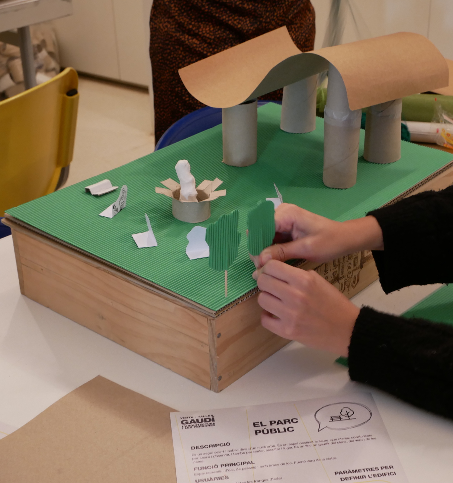 Visita-taller Mans a l'obra
