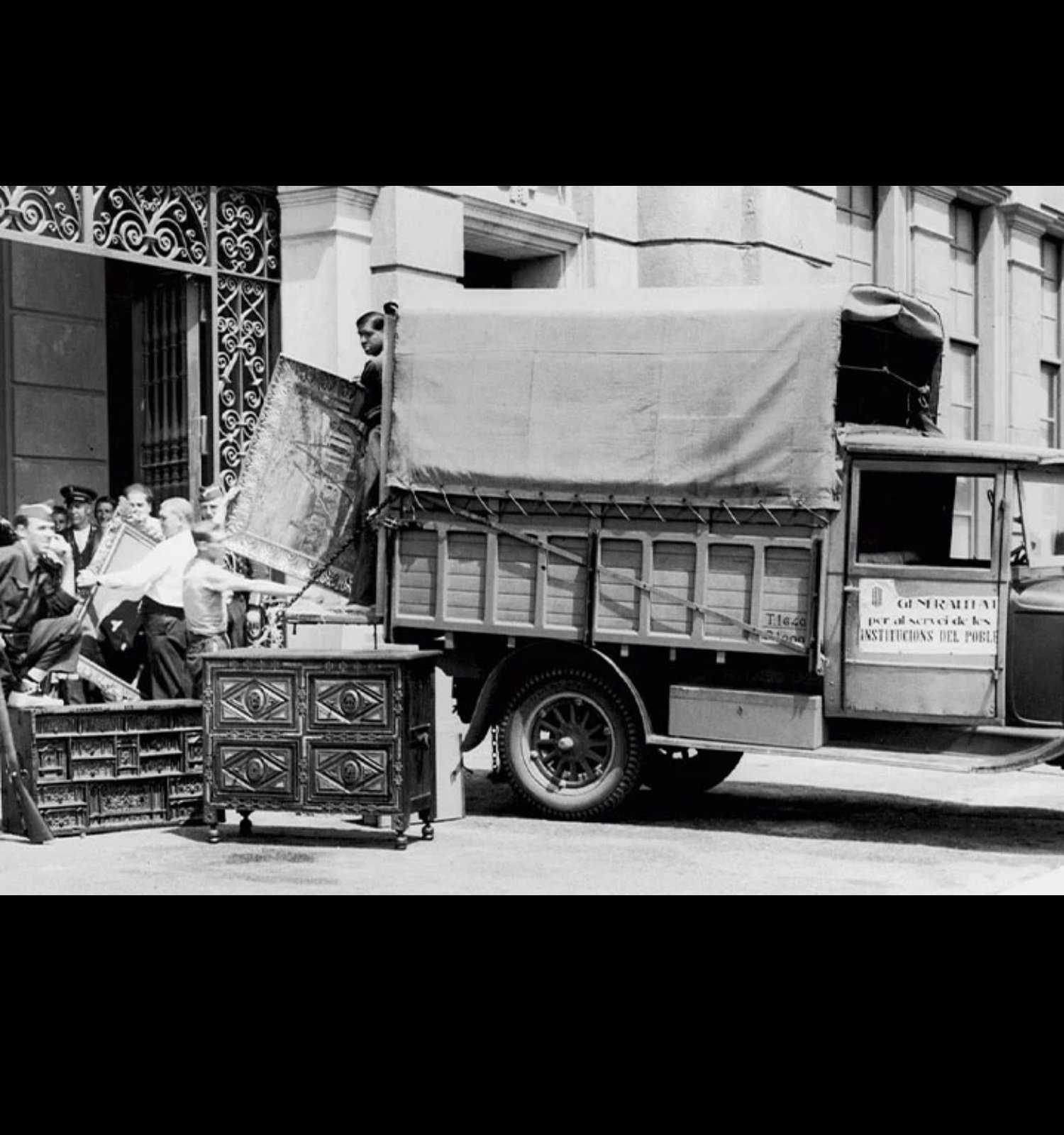 Entrada de les obres requisades, juliol 1936. © Arxiu Fotogràfic de Barcelona. Joan Vidal Ventosa