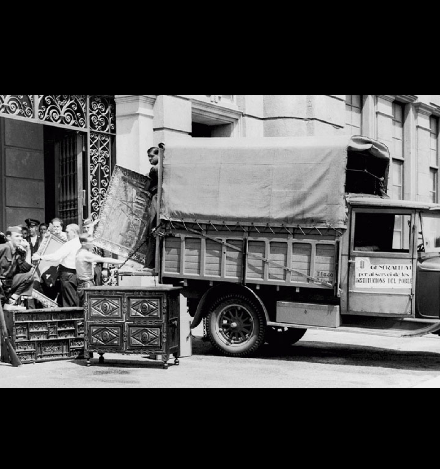 Entrada de les obres requisades, juliol 1936. © Arxiu Fotogràfic de Barcelona. Joan Vidal Ventosa