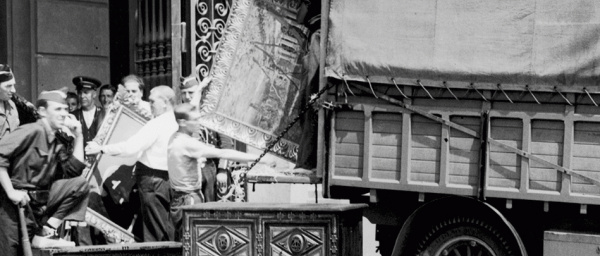 Art en perill! Salvaguarda del patrimoni artístic català (1936-1939) Entrada de les obres incautades, juliol 1936 (detall). © Arxiu Fotogràfic de Barcelona. Joan Vidal Ventosa