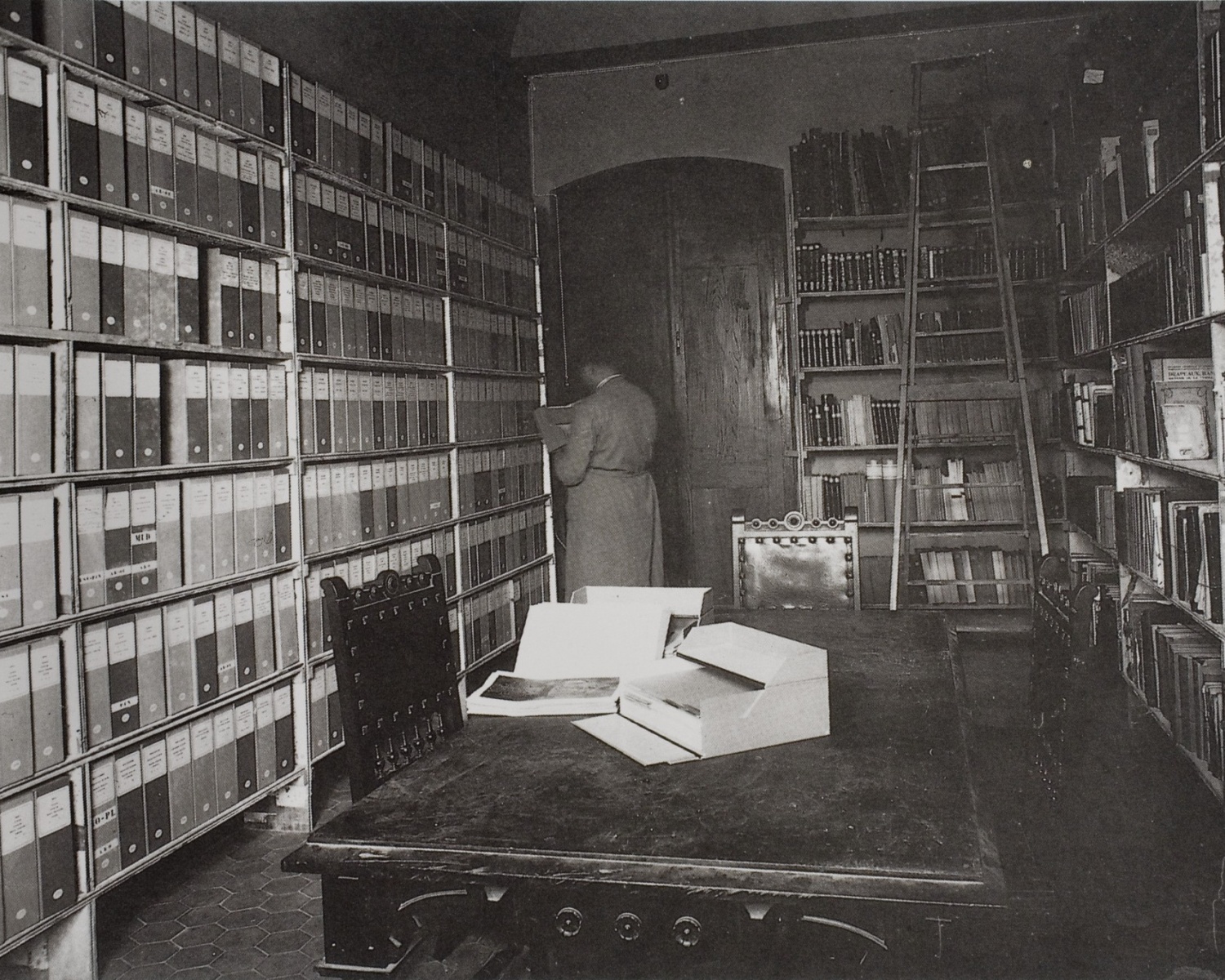 Sala de dipòsit a la Casa Solà-Morales a Olot