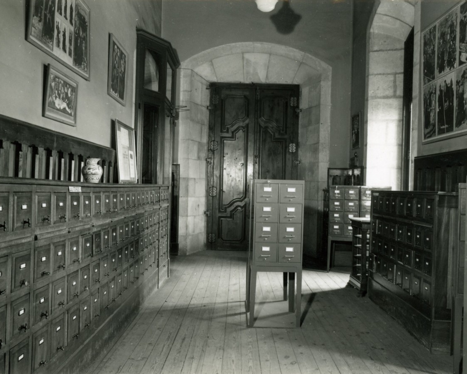 La Biblioteca a l’antic Arsenal, seu del Museu d’Art Modern, a la Ciutadella La Biblioteca a l’antic Arsenal, seu del Museu d’Art Modern, a la Ciutadella