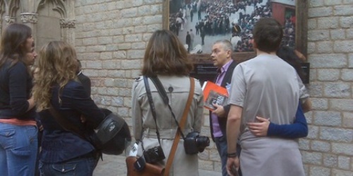 ÚLTIMES VISITES GUIADES DE EL MNAC PREN EL CARRER ÚLTIMES VISITES GUIADES DE EL MNAC PREN EL CARRER