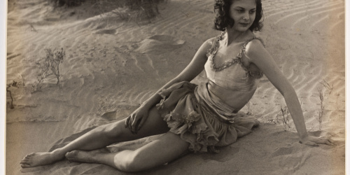 image for: Otho Lloyd - Noia a la platja - Cap a 1944-1950