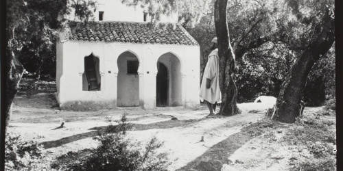 image for: Claudi Carbonell - Cementerio en Tagzut - Cap a 1930