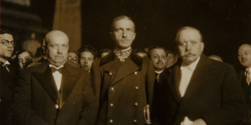 image for: Pere Català Pic - ...éssent presidida pel ministre del Treball i altres digníssimes autoritats. L&#039;àliga, representativa de la monstruositat i feresa, acata i custodia a la Verge - 1931